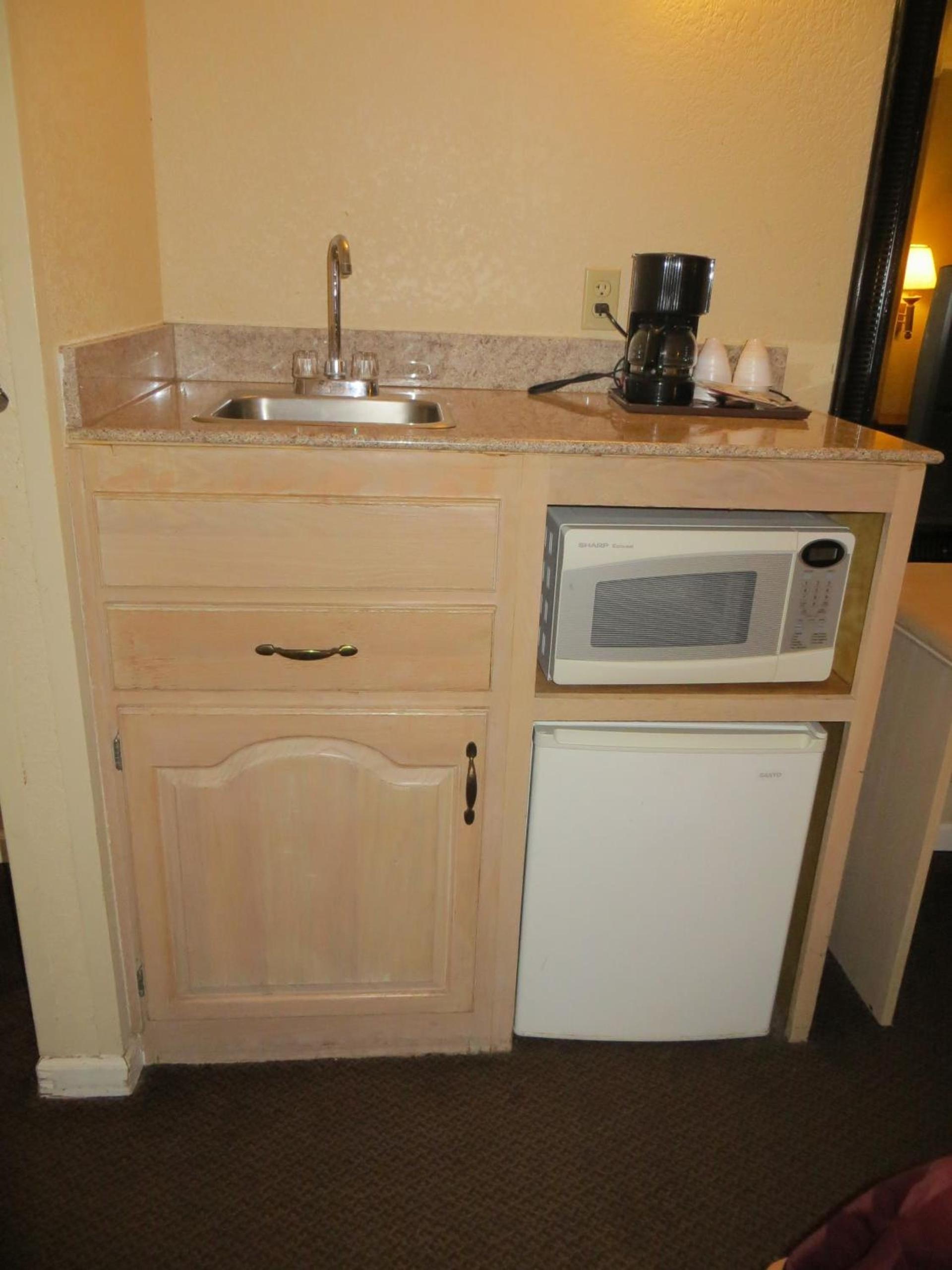 Executive Inn & Suites Sacramento photo 19