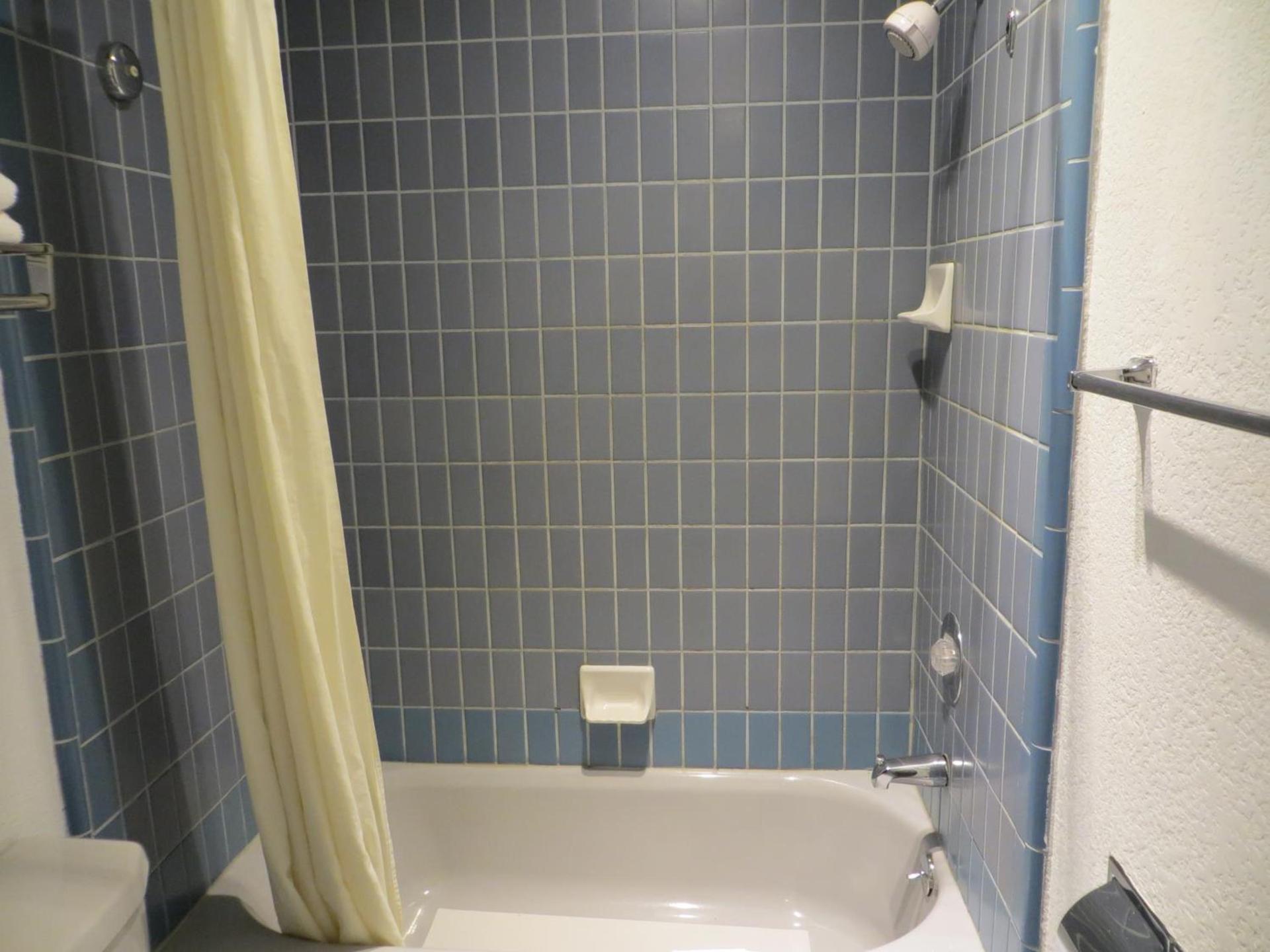 Executive Inn & Suites Sacramento photo 11