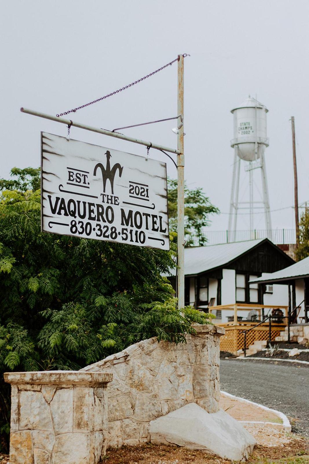 THE VAQUERO MOTEL photo 17