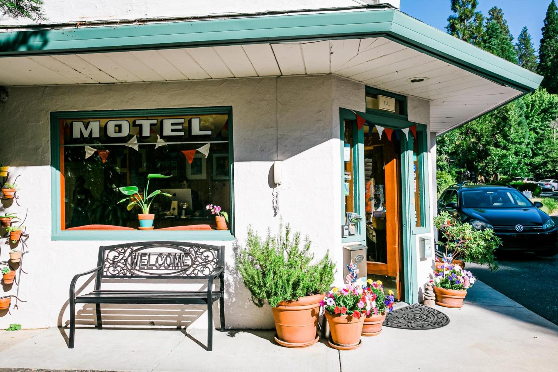 Outside Inn photo 3