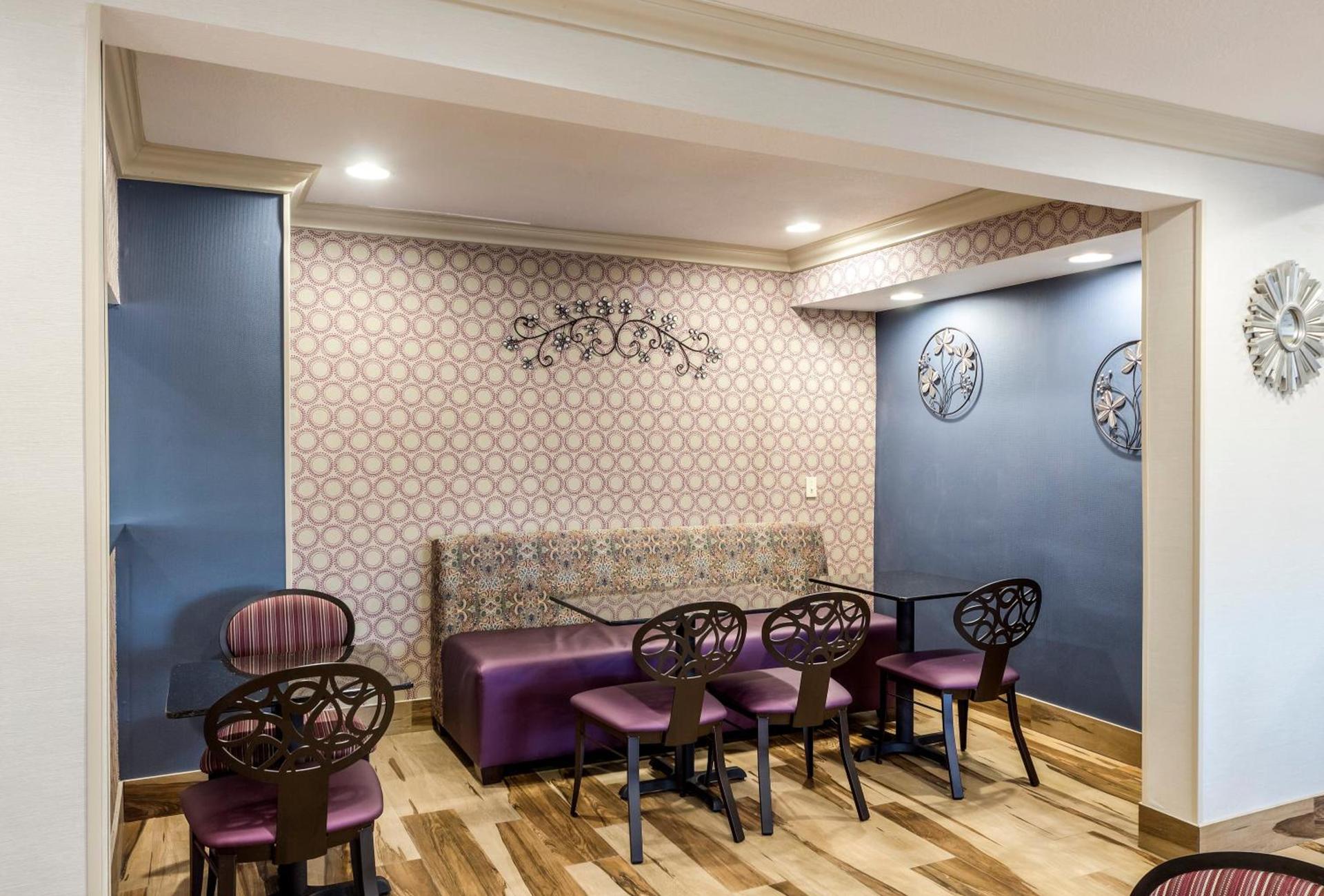 Comfort Inn Tulsa Midtown photo 50