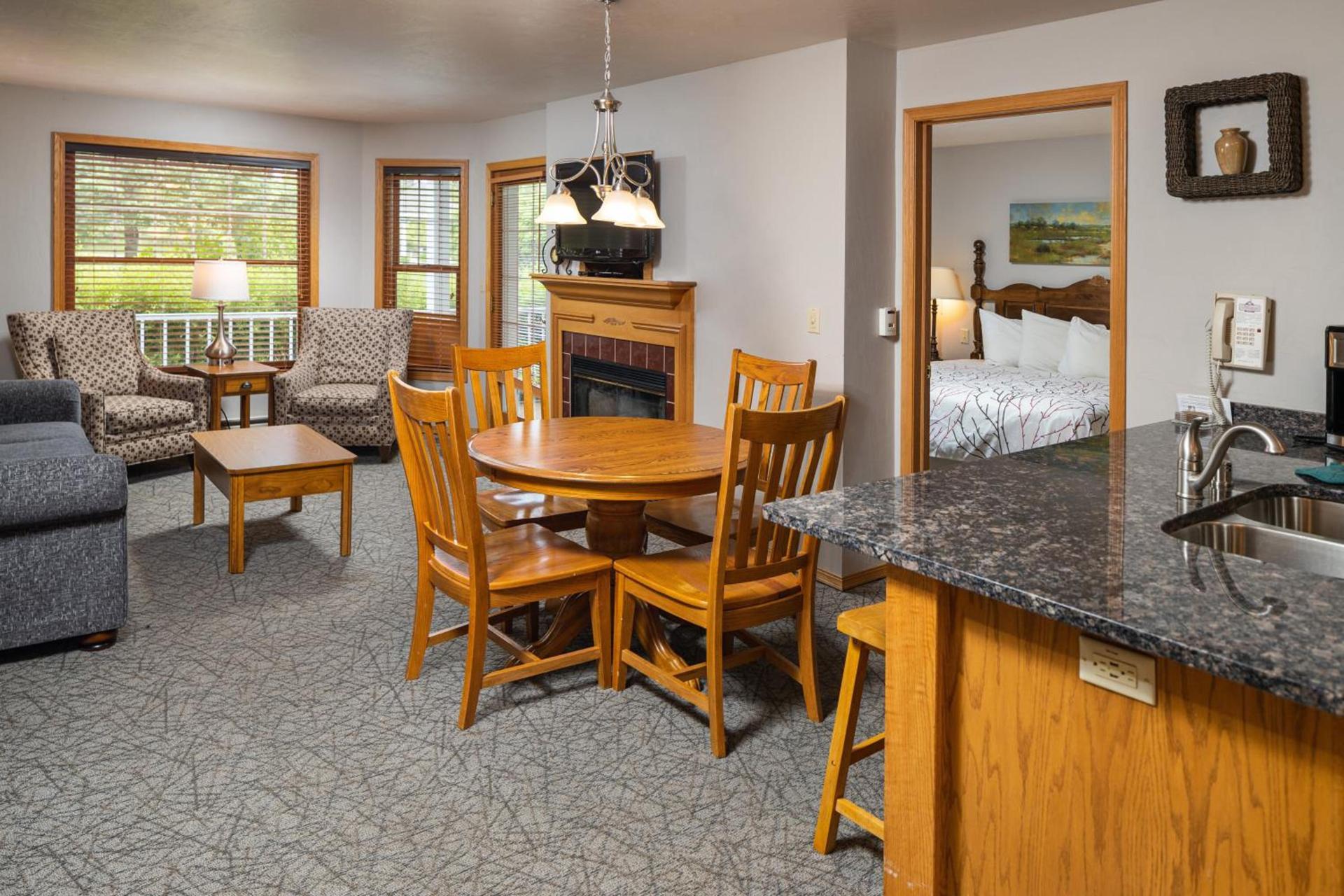 Newport Resort photo 43