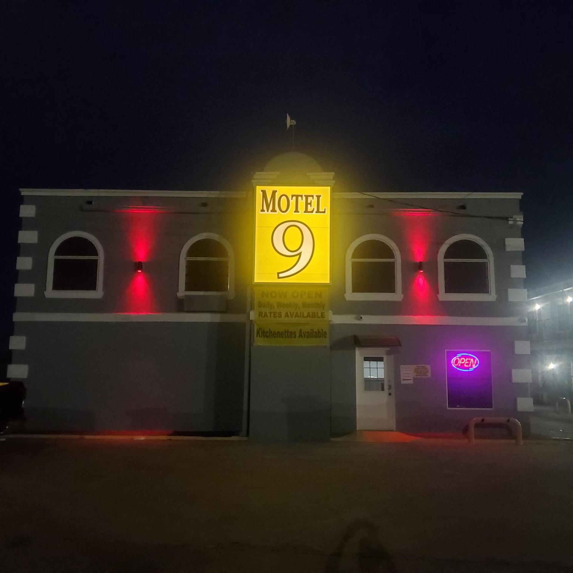 Motel 9 photo 13