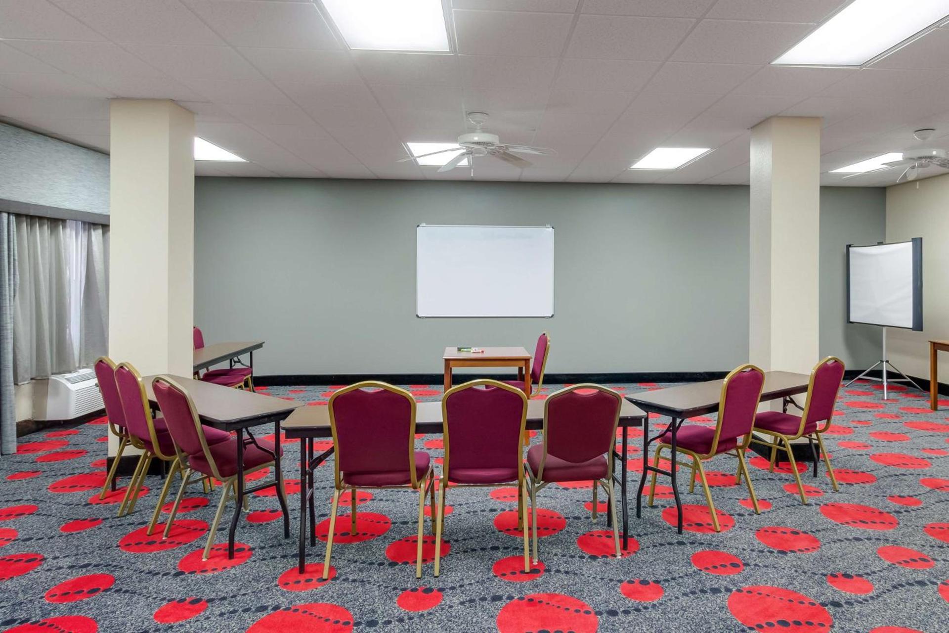 SureStay Plus Hotel by Best Western Houston Medical Center photo 36