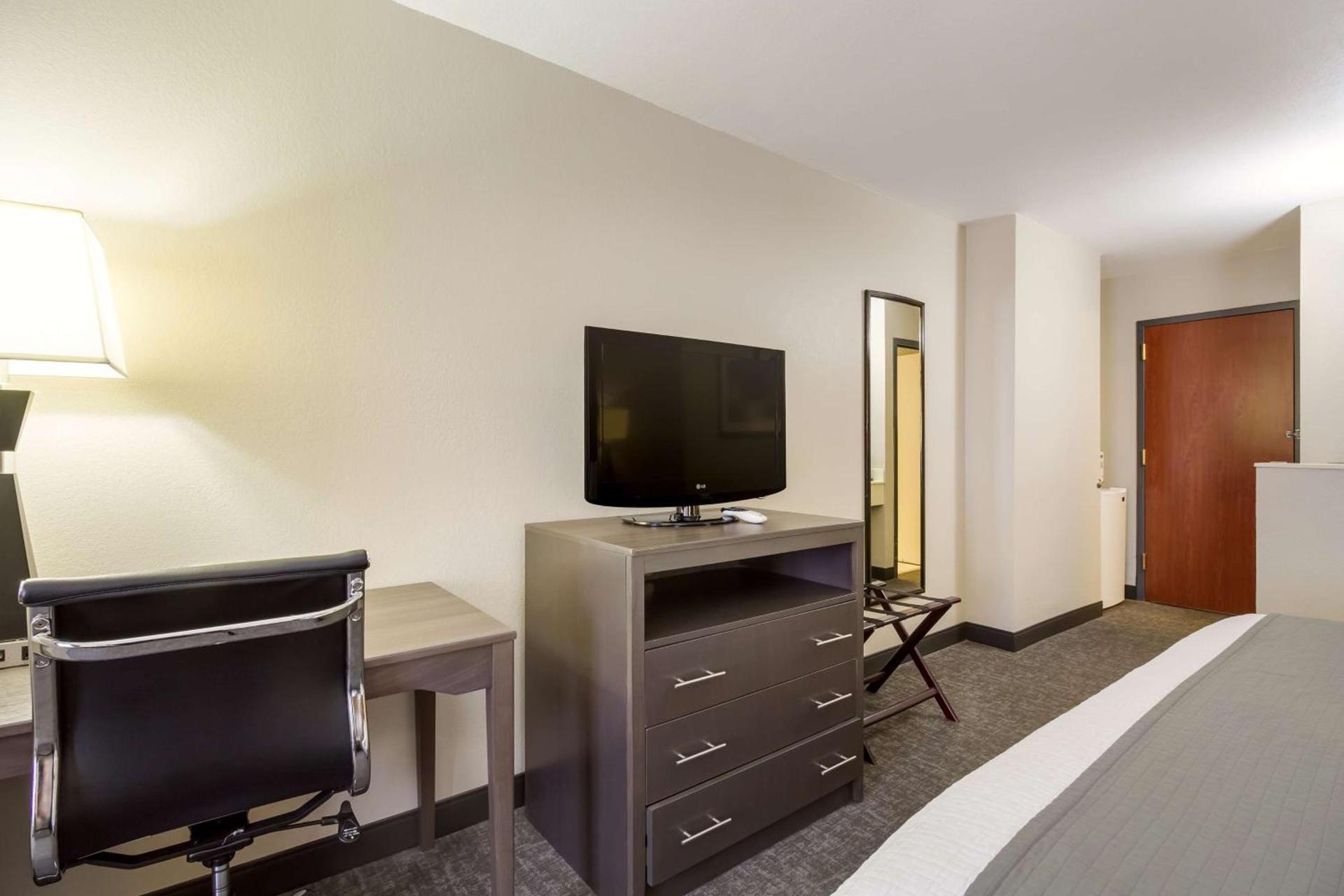 SureStay Plus Hotel by Best Western Houston Medical Center photo 19