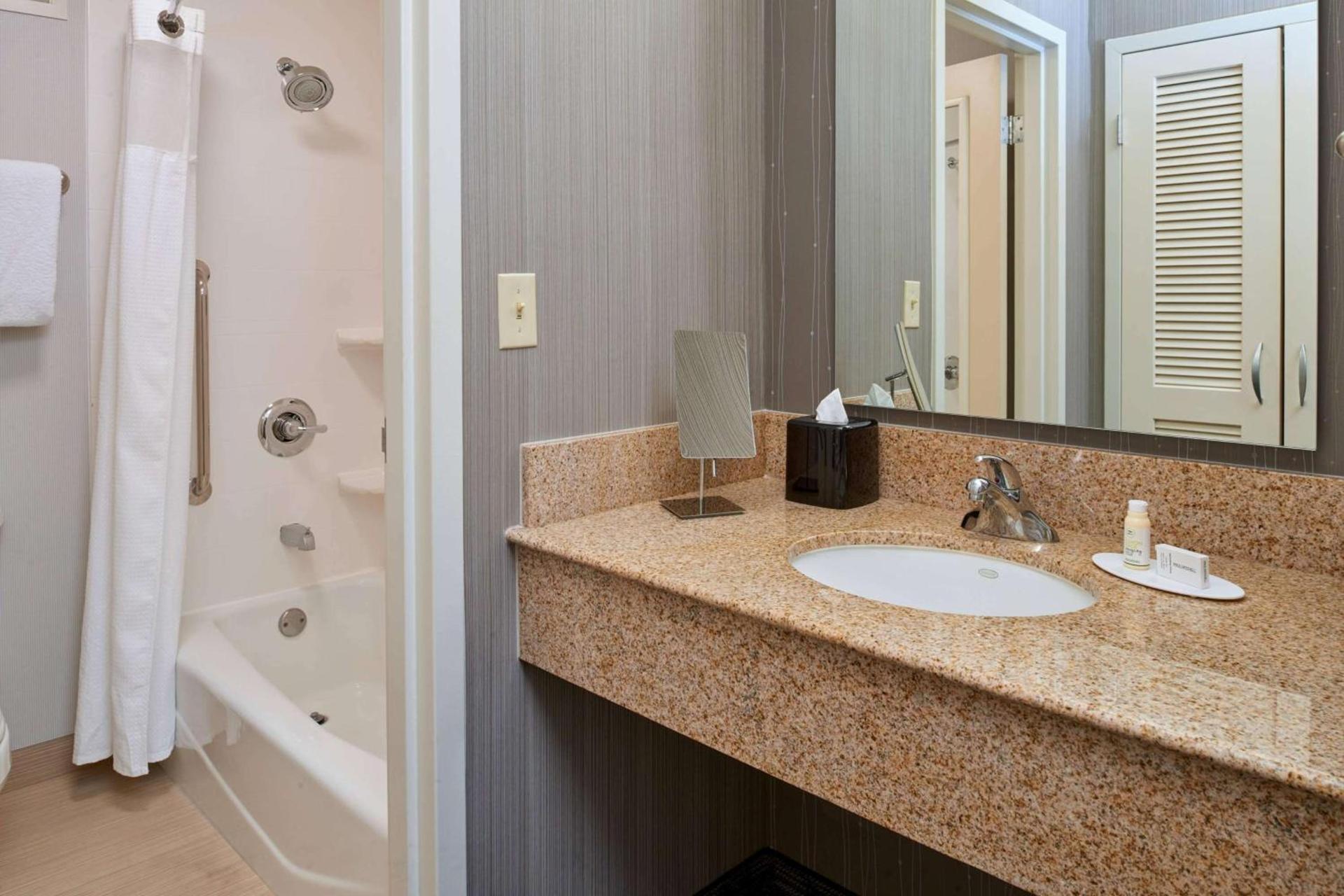 Sonesta Select Indianapolis Carmel photo 16