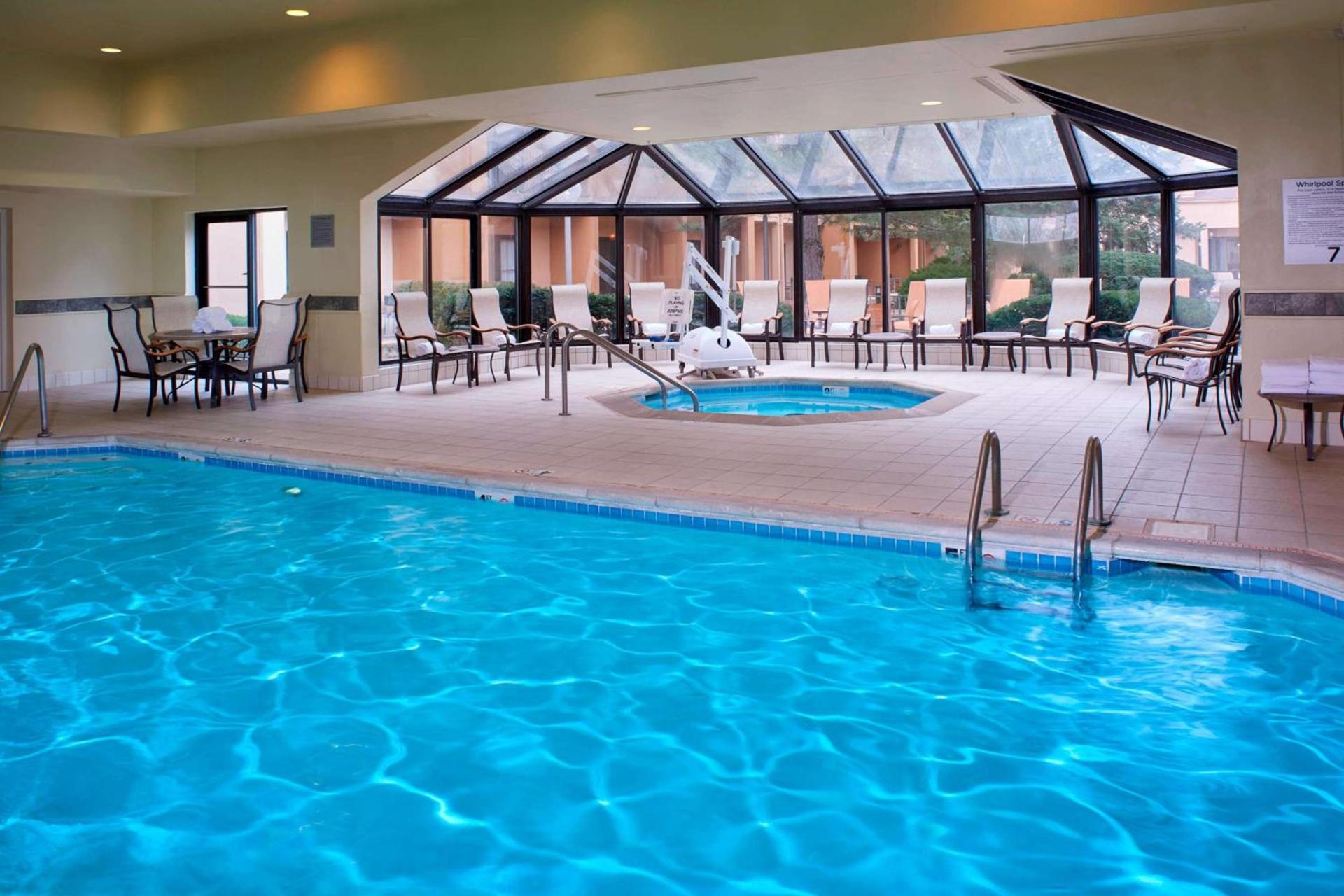 Sonesta Select Kansas City Airport Tiffany Springs photo 3