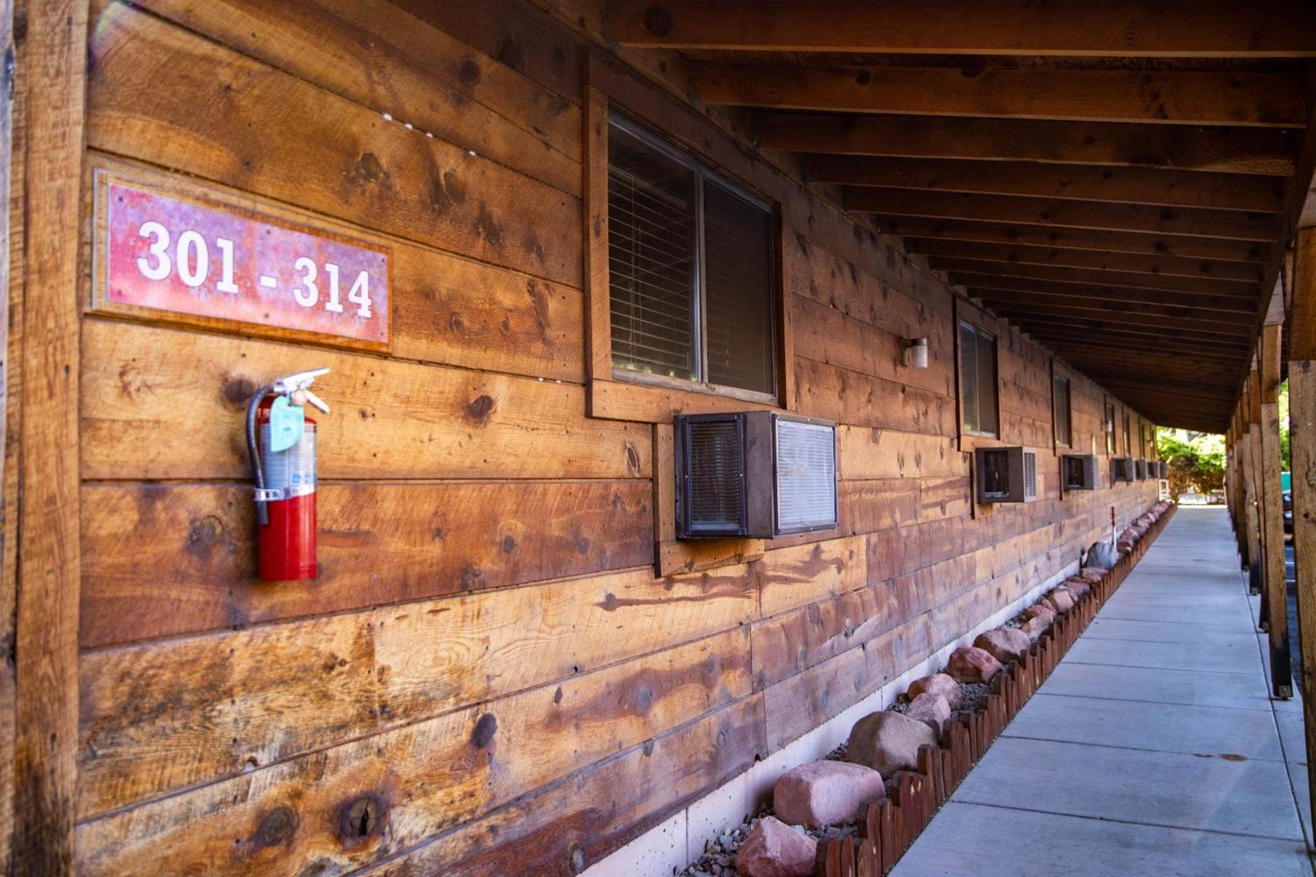 Red Stone Inn photo 17