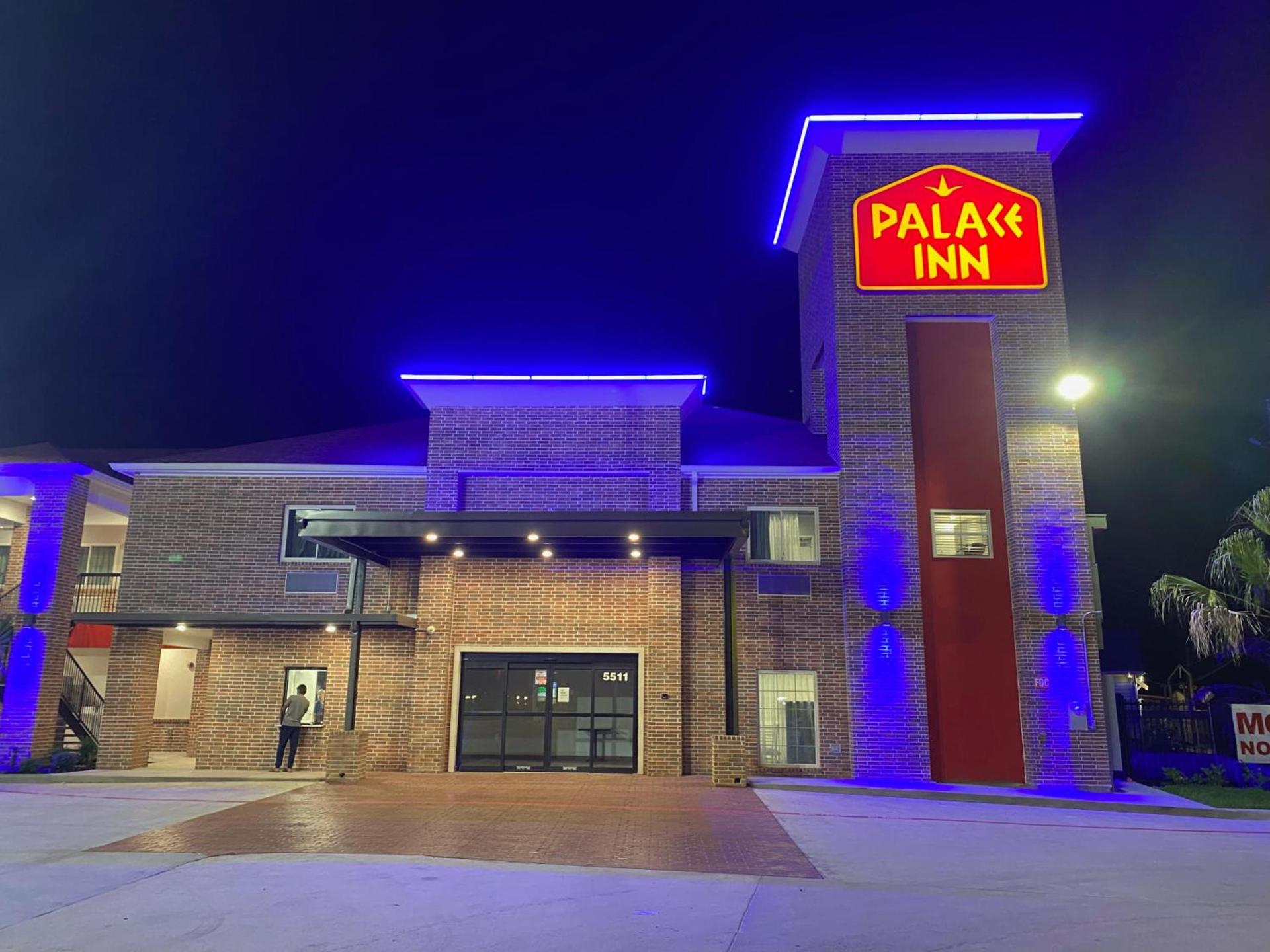 PALACEINN-ARCOLA photo 7