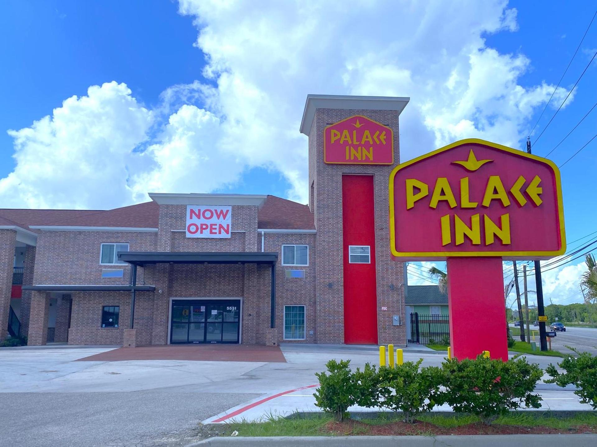 PALACEINN-ARCOLA photo 1