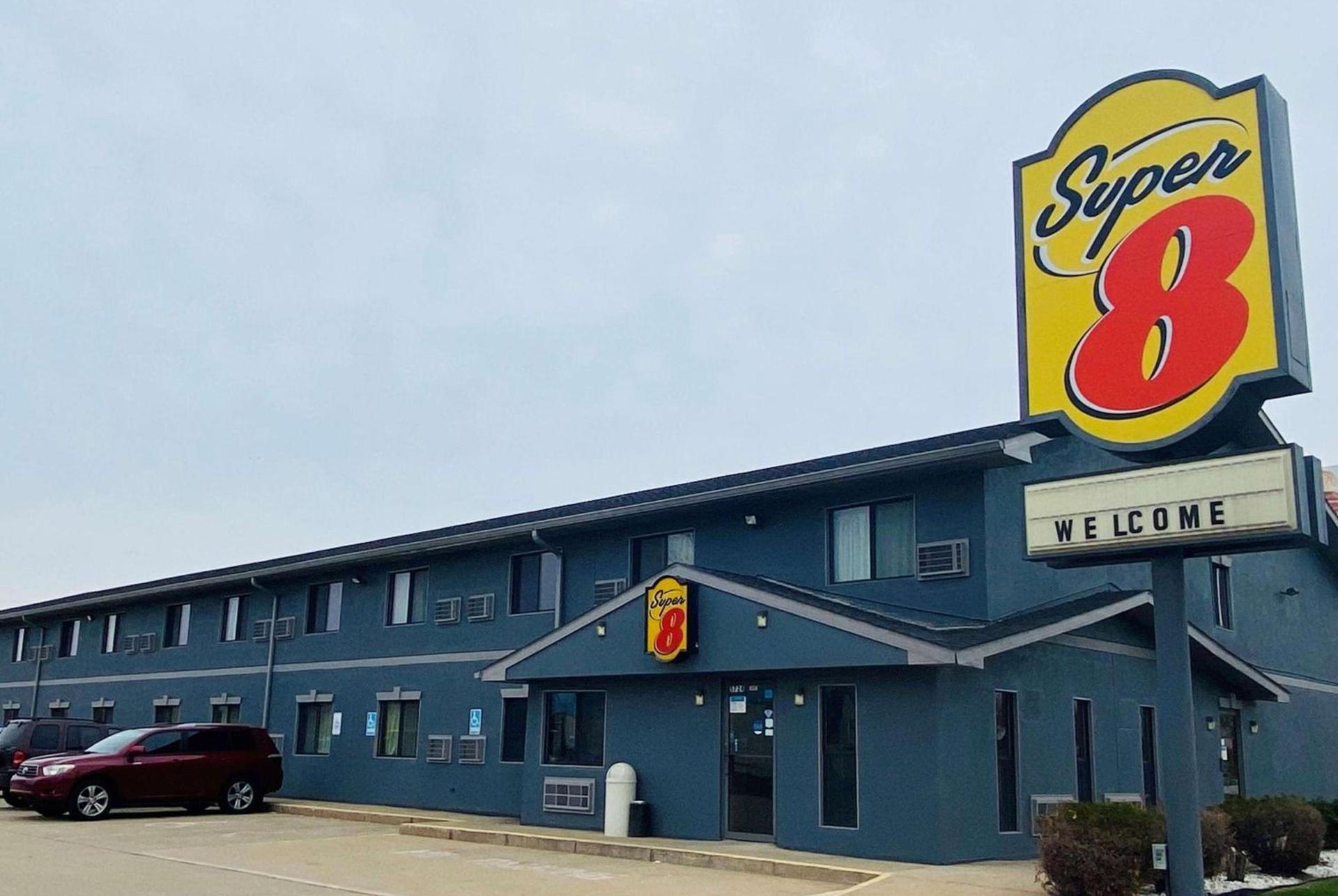 Super 8 by Wyndham Michigan City — hotel in Michigan City