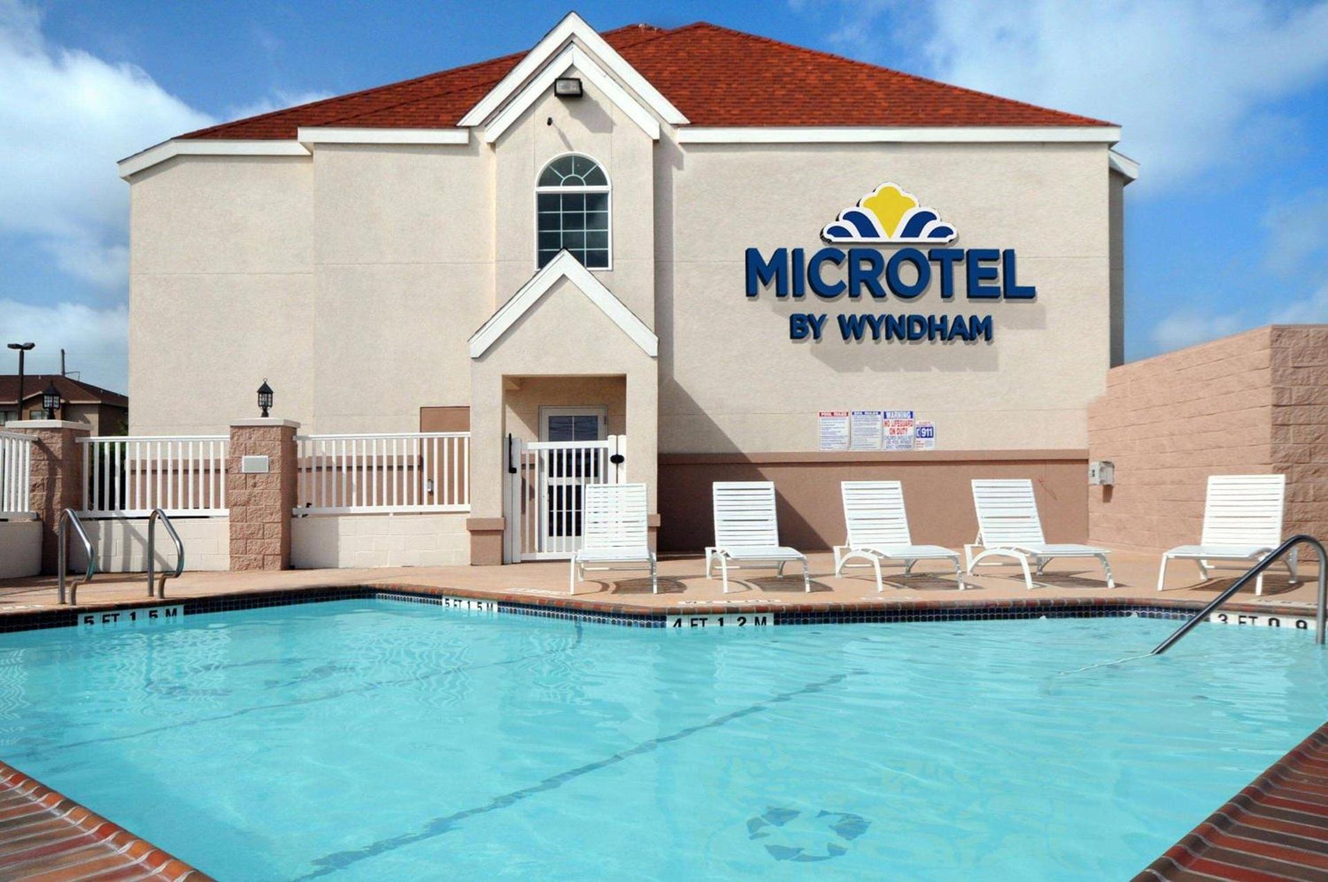 Microtel Inn & Suites by Wyndham Corpus Christi/Aransas Pass photo 4