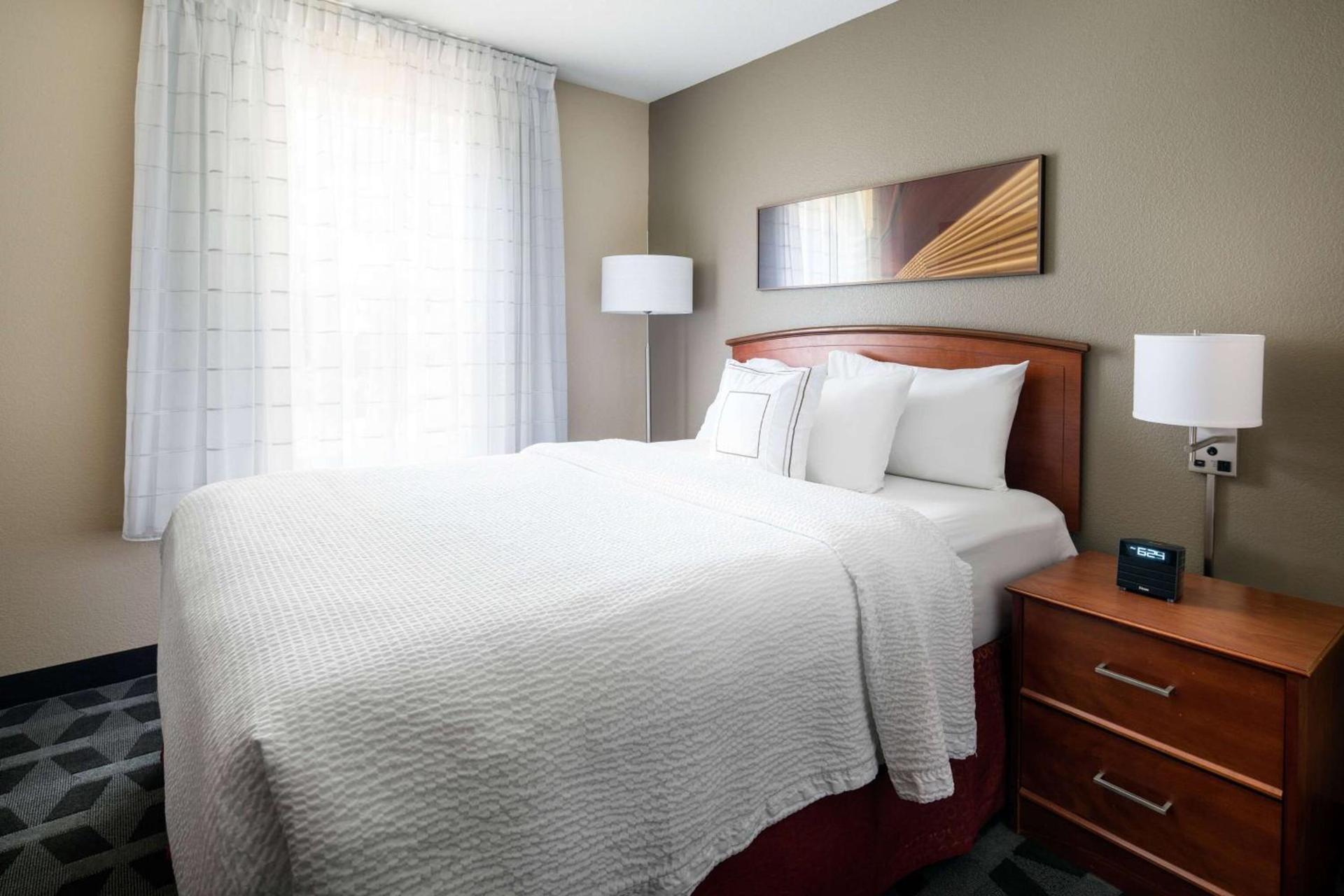 Sonesta Simply Suites Seattle Renton photo 11