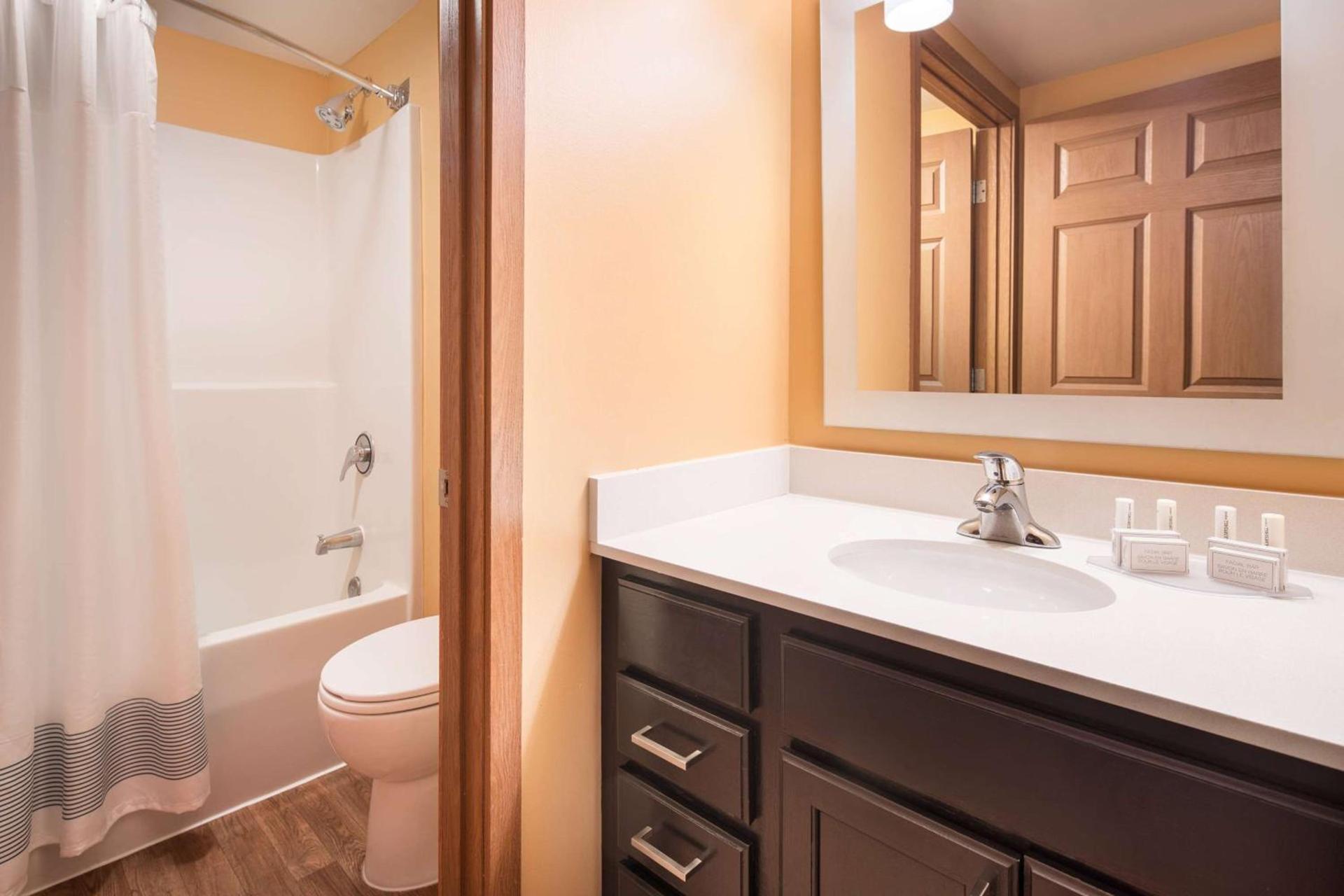 Sonesta Simply Suites Seattle Renton photo 14