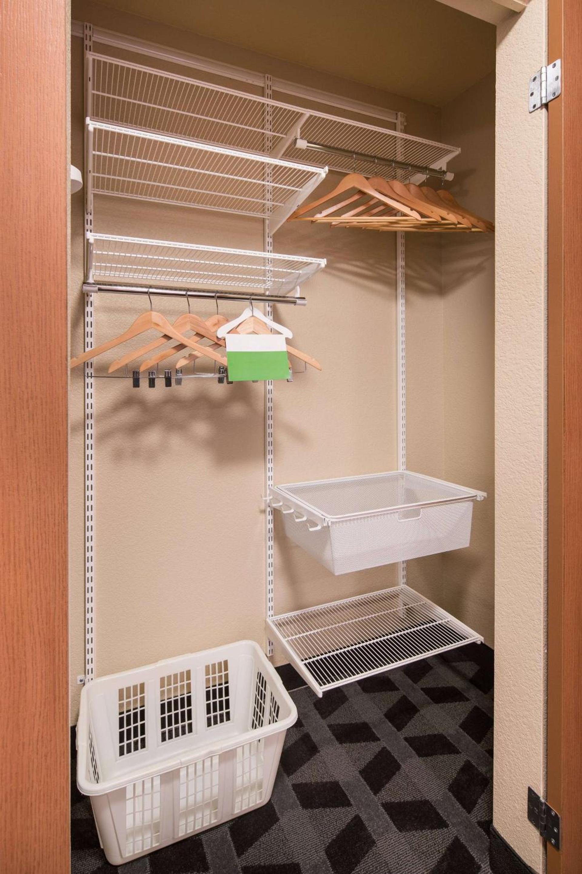 Sonesta Simply Suites Seattle Renton photo 16