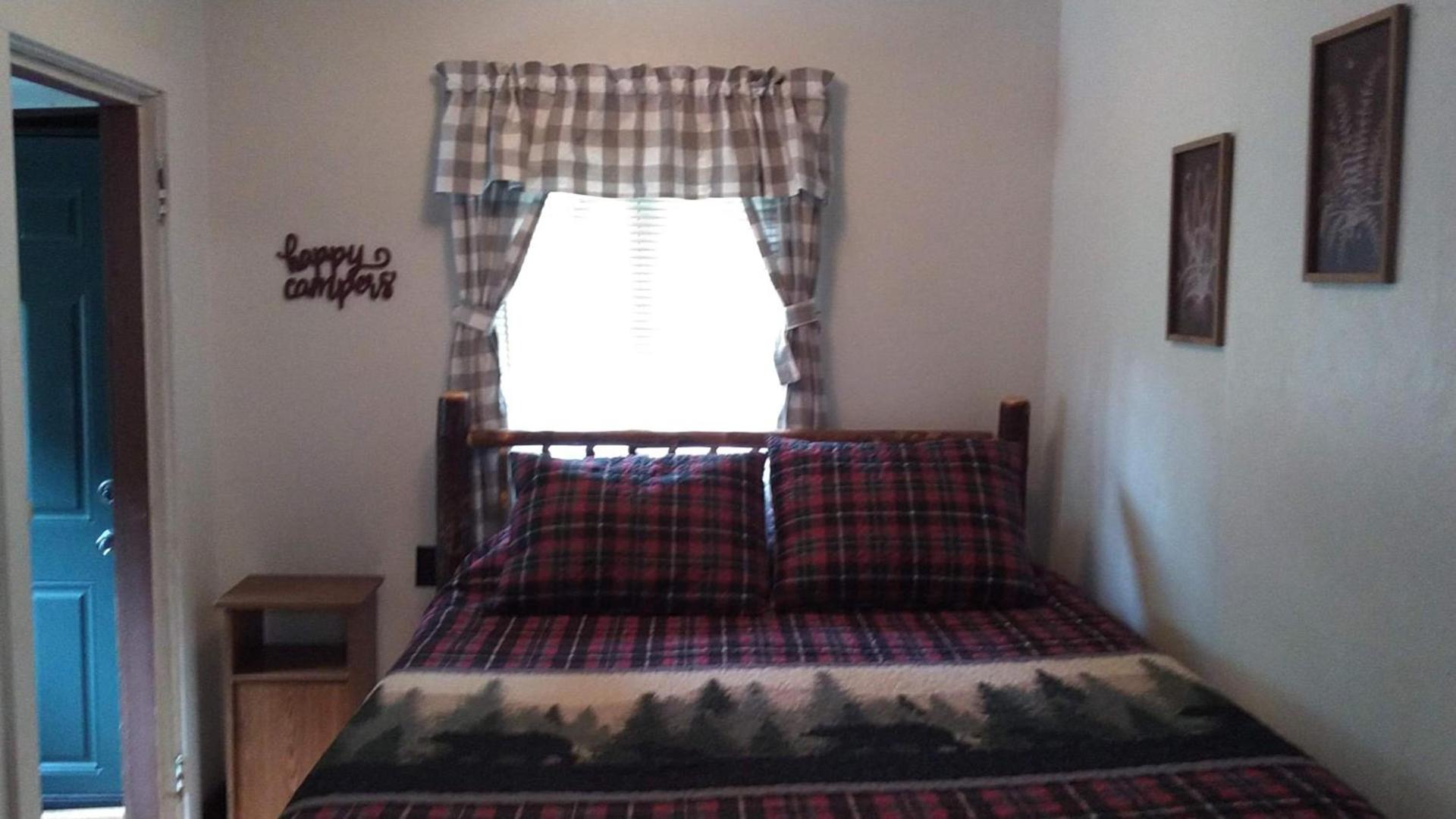 Moreno's Adirondack Cabins photo 91