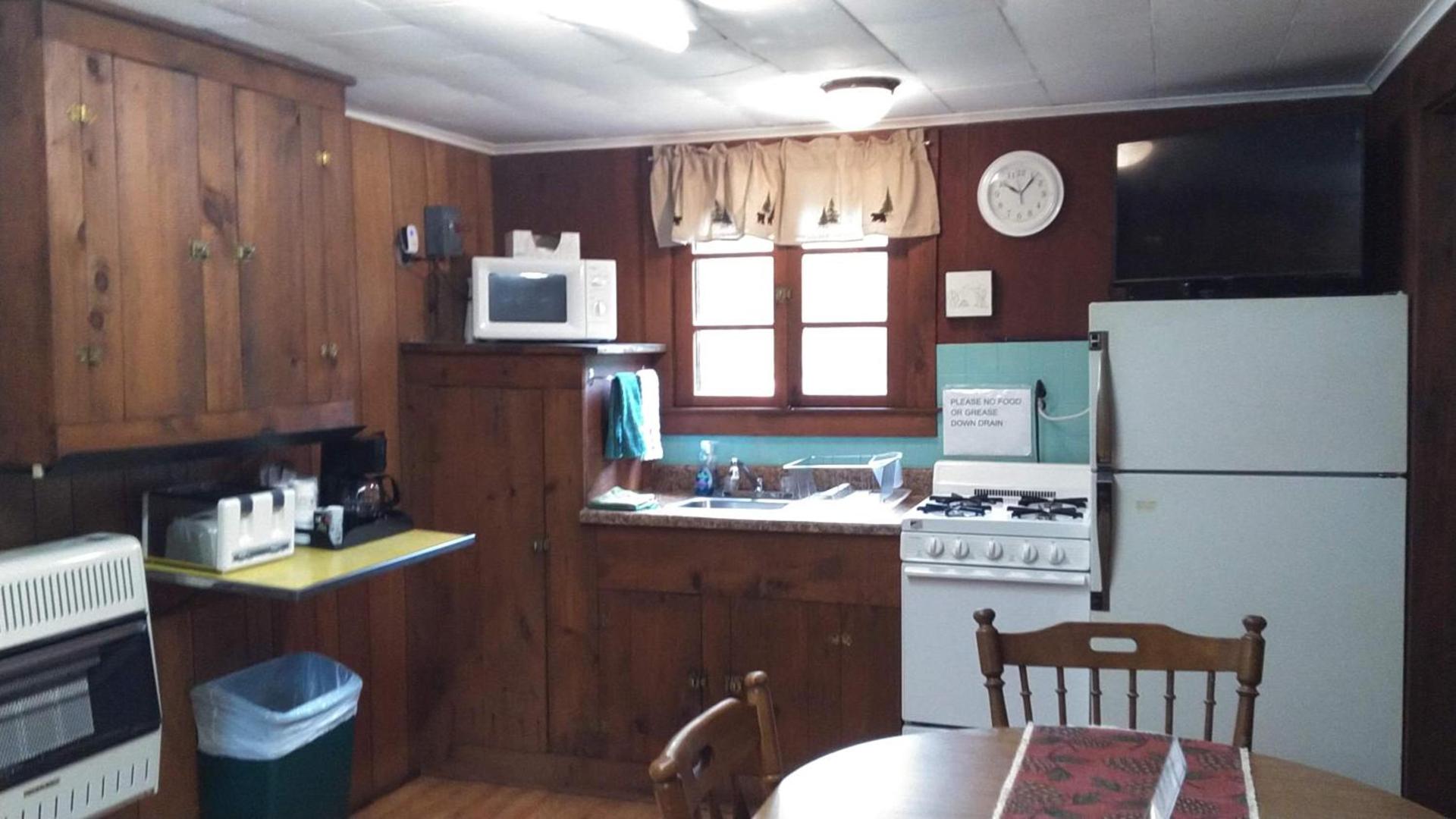 Moreno's Adirondack Cabins photo 94