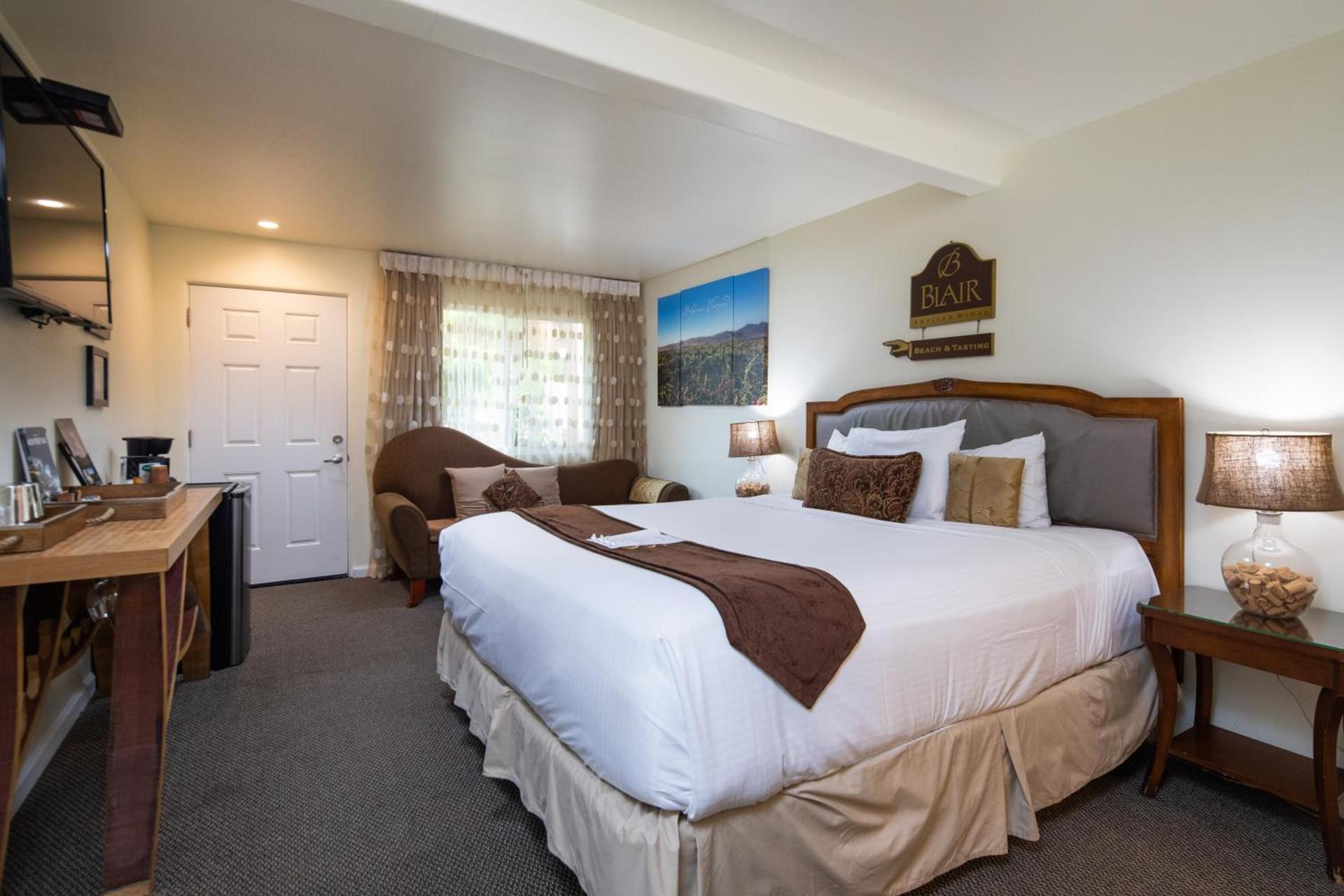 The Vendange Carmel Inn & Suites photo 8