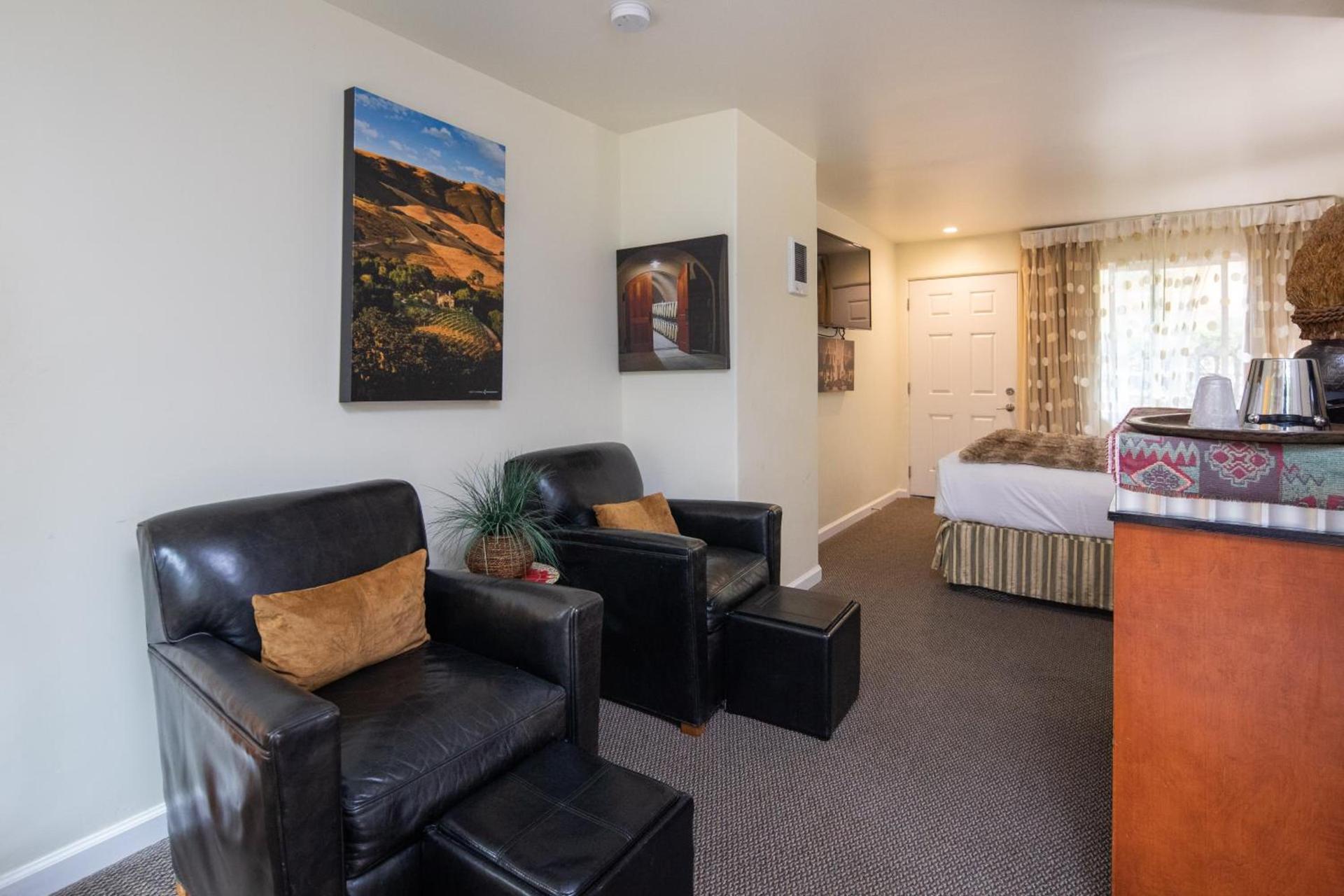 The Vendange Carmel Inn & Suites photo 91