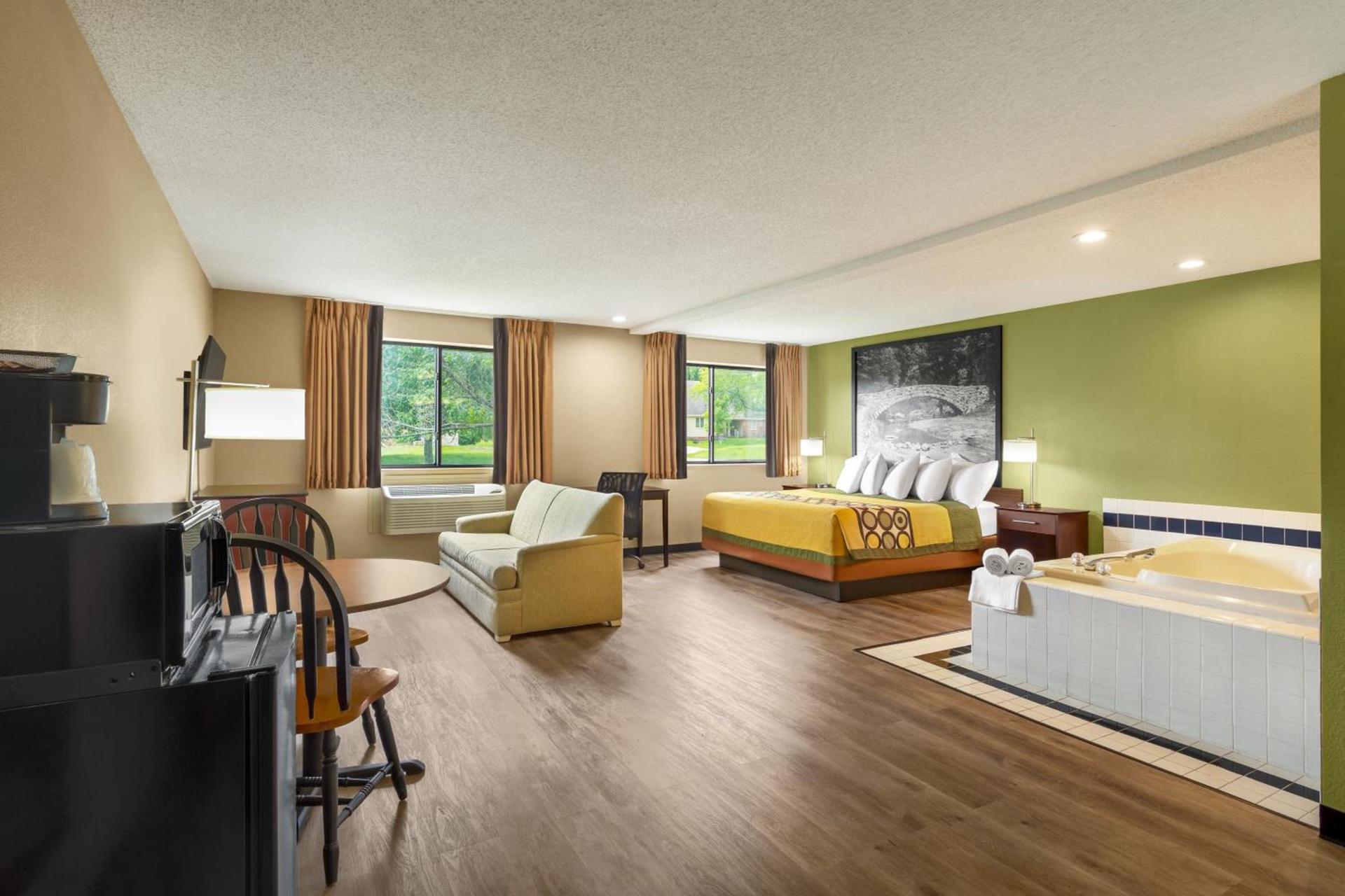 Super 8 by Wyndham Ankeny/Des Moines Area photo 36