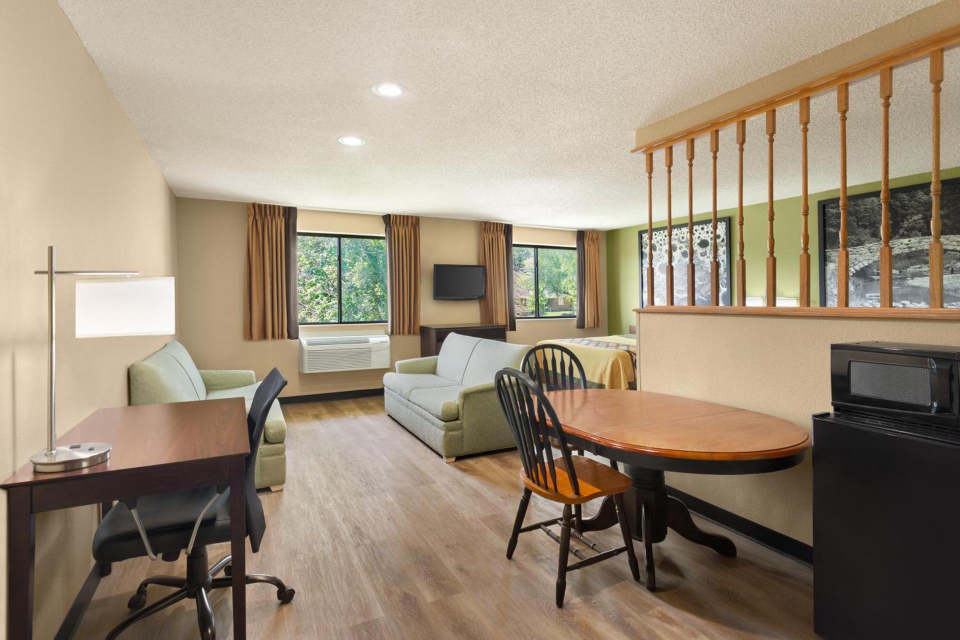 Super 8 by Wyndham Ankeny/Des Moines Area photo 34