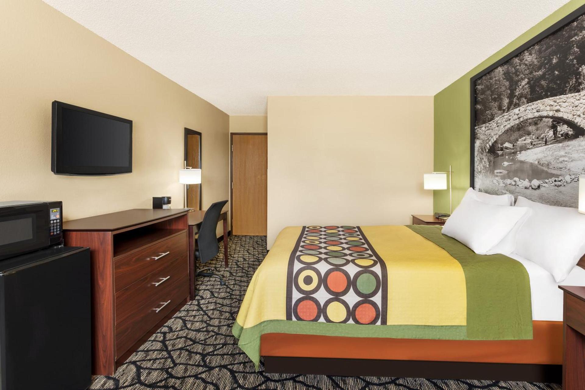 Super 8 by Wyndham Ankeny/Des Moines Area photo 43