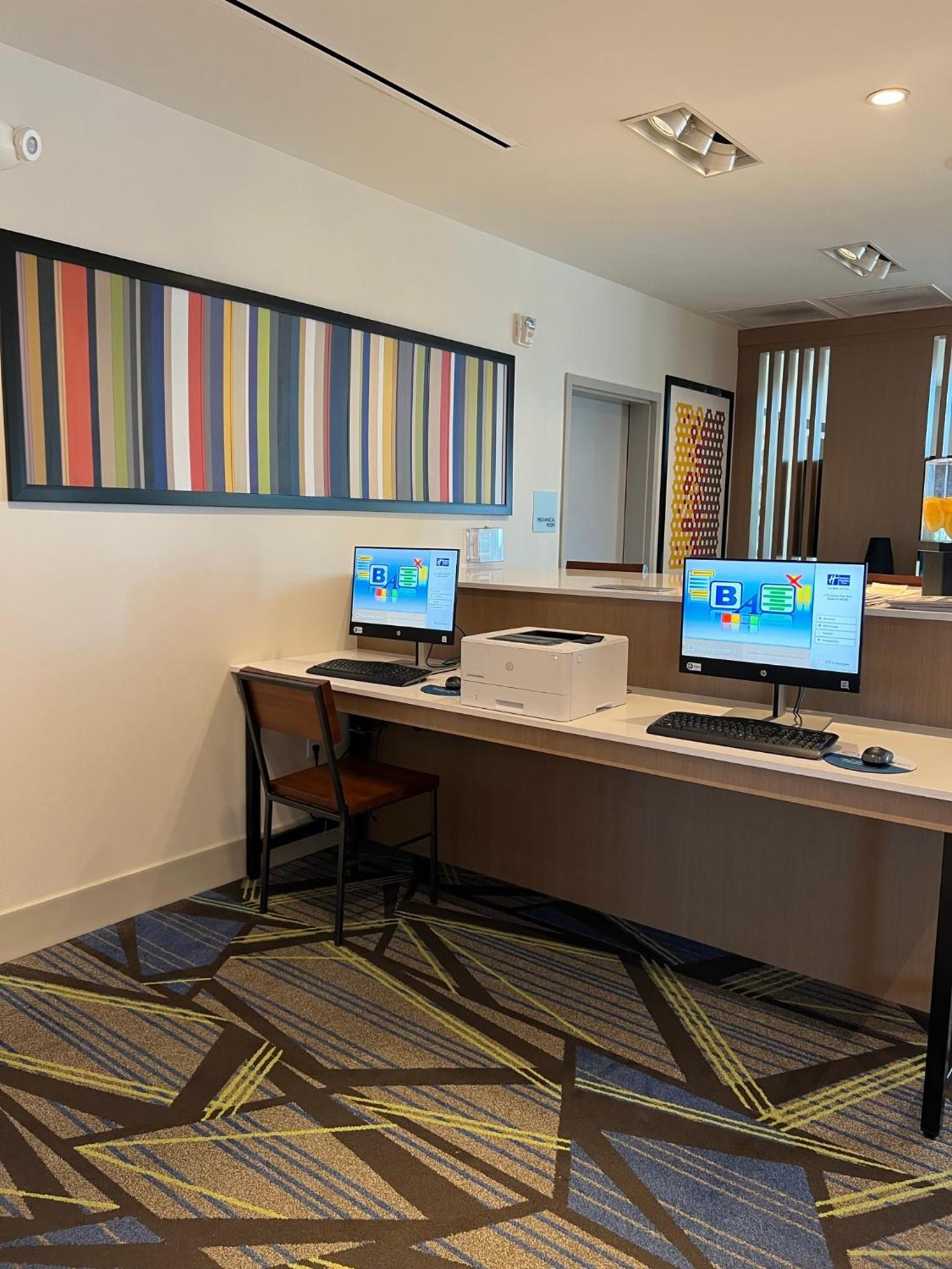 Holiday Inn Express & Suites - Ukiah by IHG photo 53