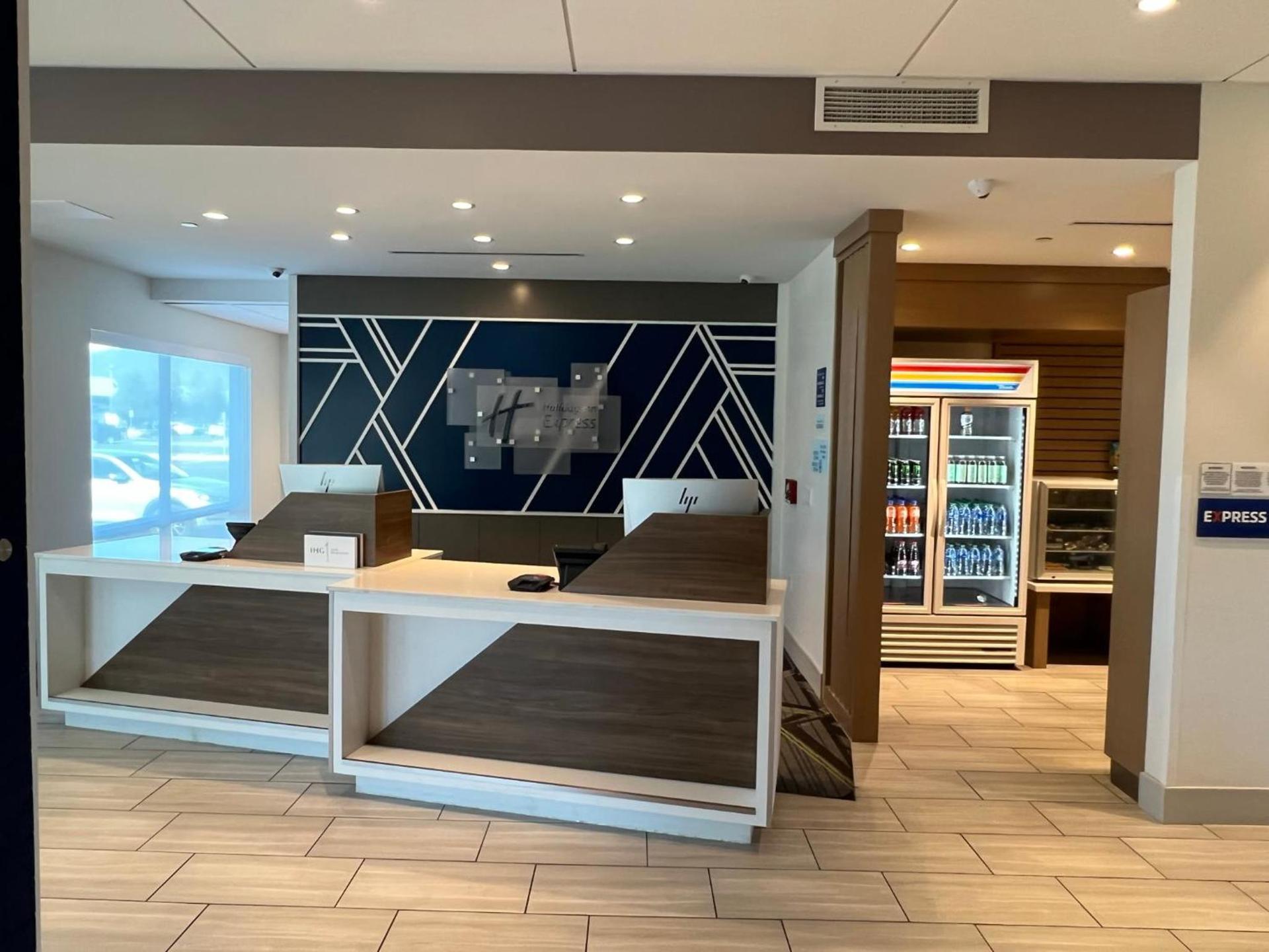 Holiday Inn Express & Suites - Ukiah by IHG photo 52