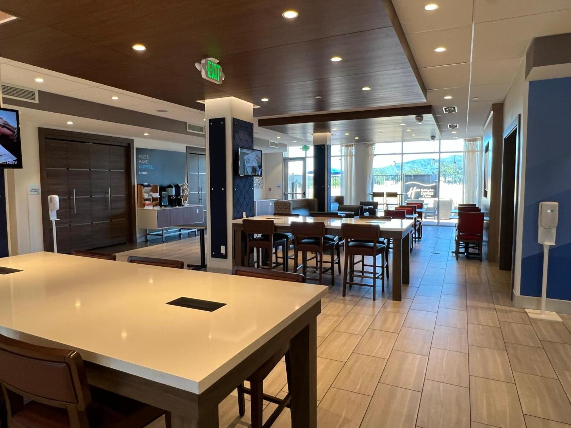 Holiday Inn Express & Suites - Ukiah by IHG photo 50