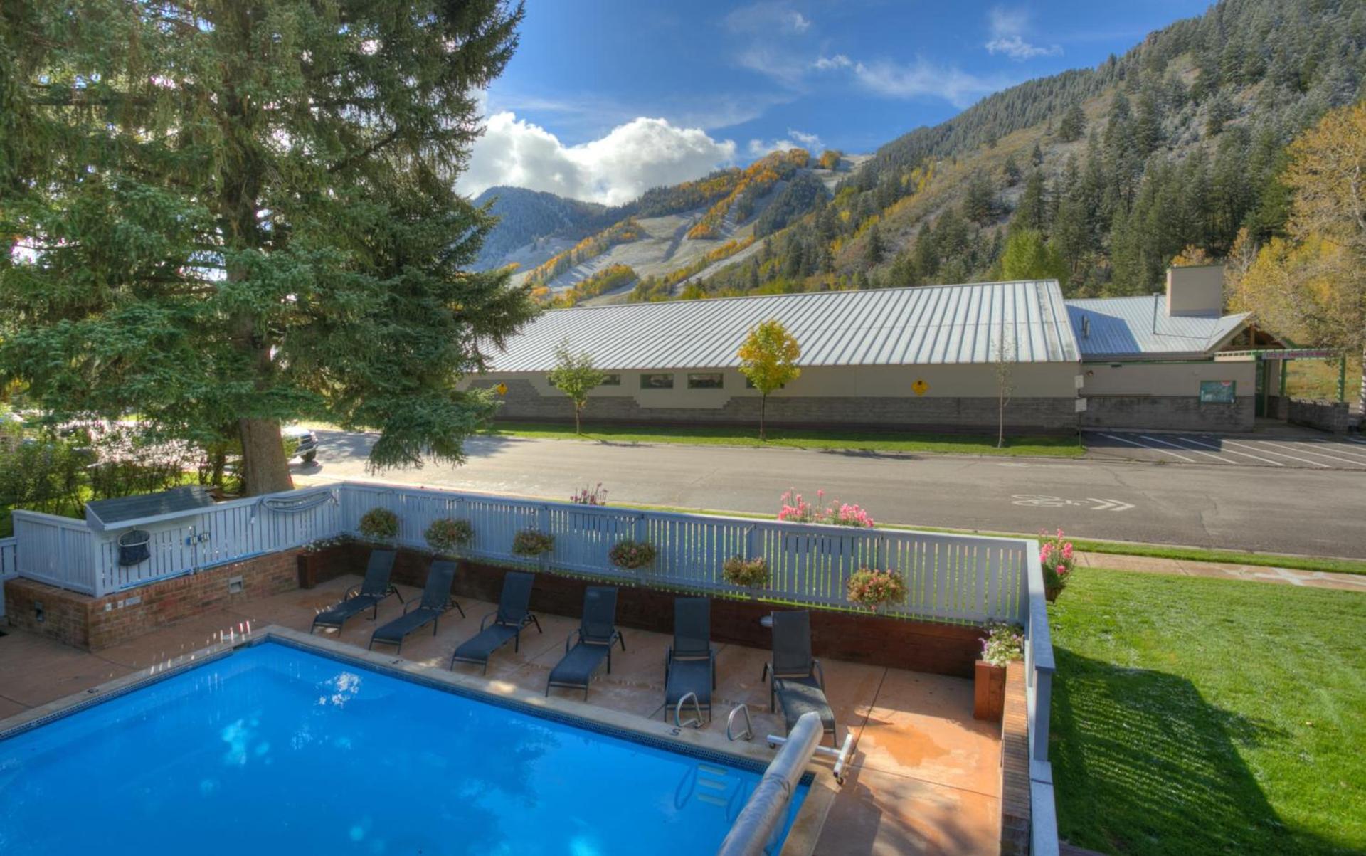 Shadow Mountain Lodge photo 5