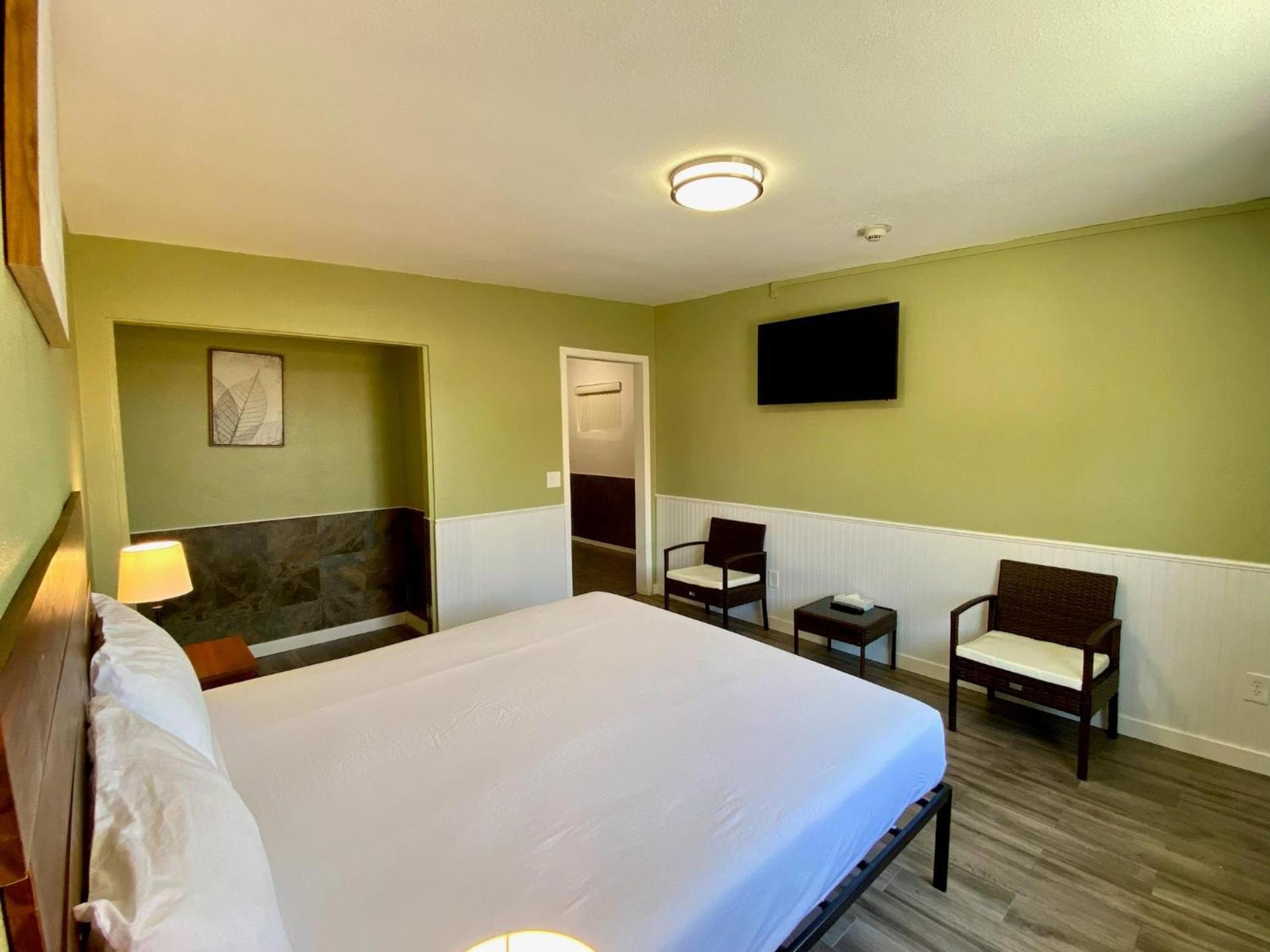 Europa Inn & Suites photo 2