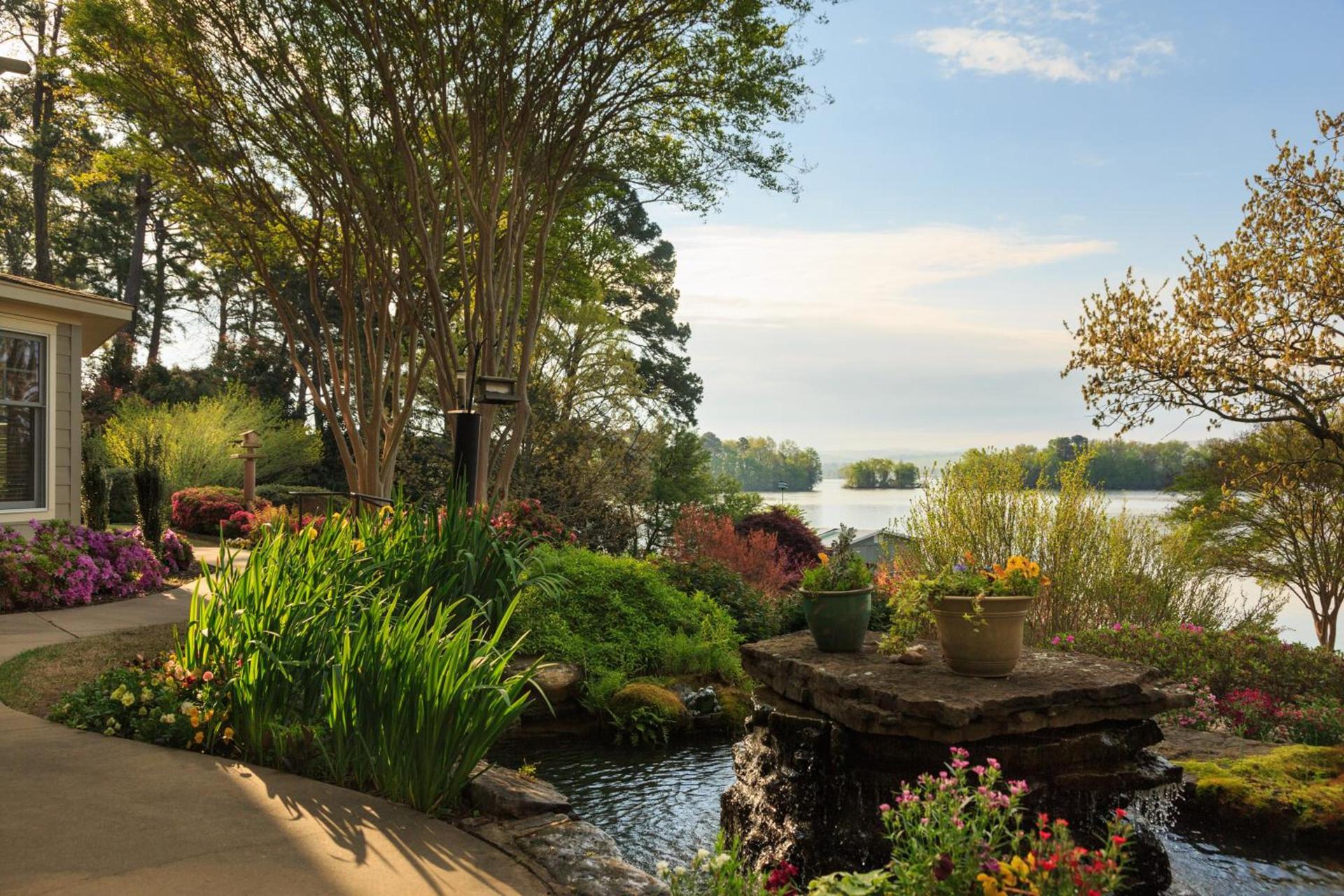 Lookout Point Lakeside Inn photo 20