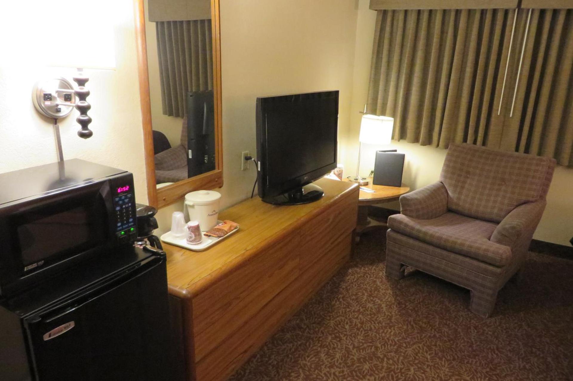AmericInn by Wyndham Forest Lake photo 16