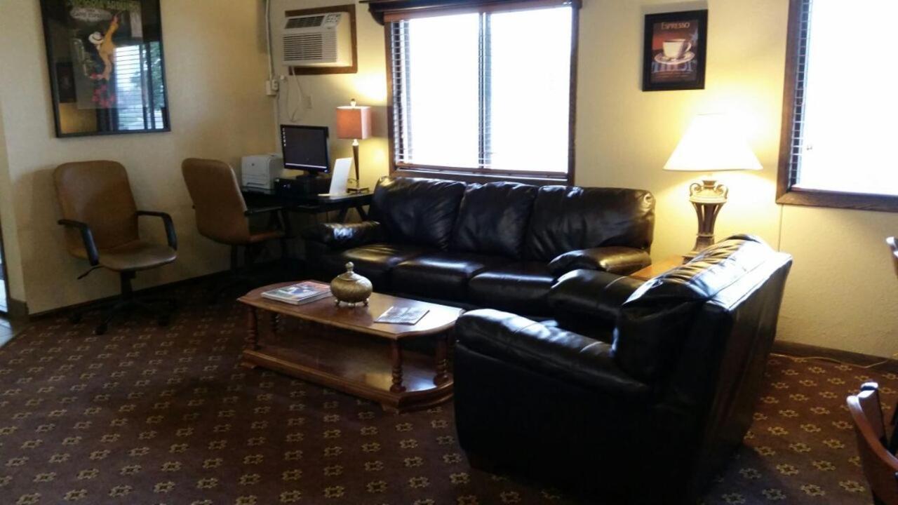 AmericInn by Wyndham Forest Lake photo 35