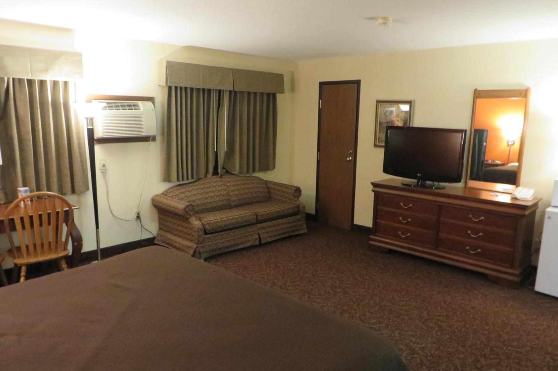 AmericInn by Wyndham Forest Lake photo 31