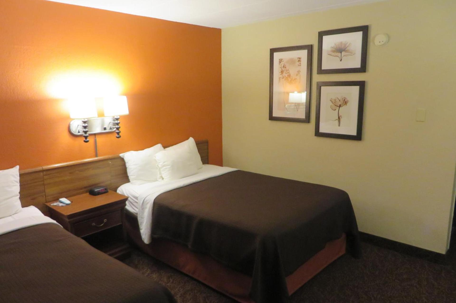 AmericInn by Wyndham Forest Lake photo 12
