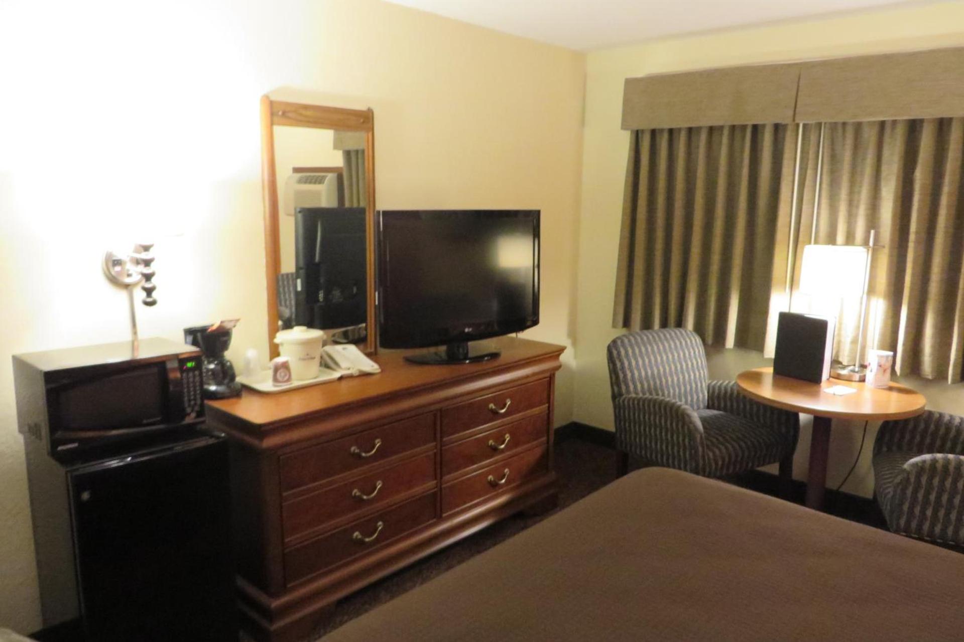 AmericInn by Wyndham Forest Lake photo 44