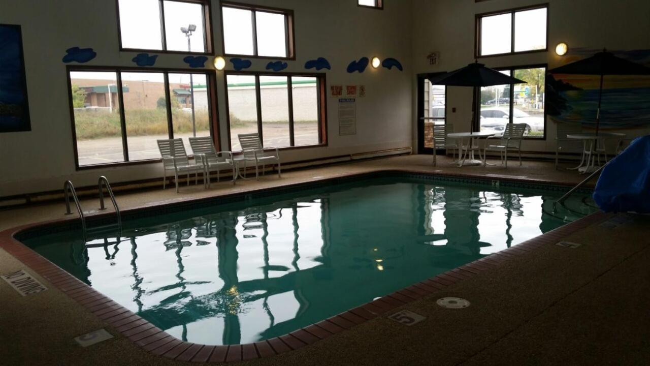 AmericInn by Wyndham Forest Lake photo 3