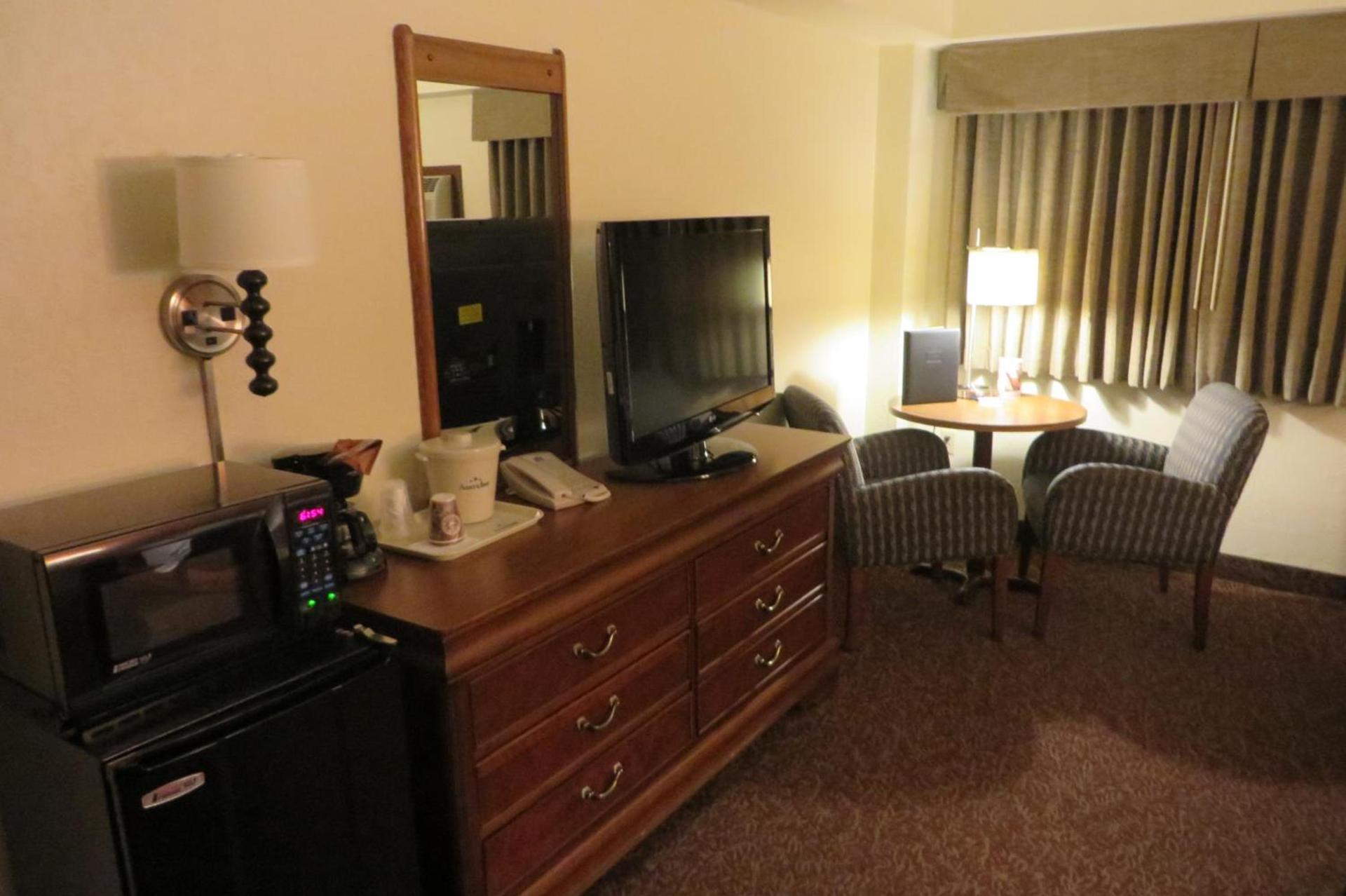 AmericInn by Wyndham Forest Lake photo 17