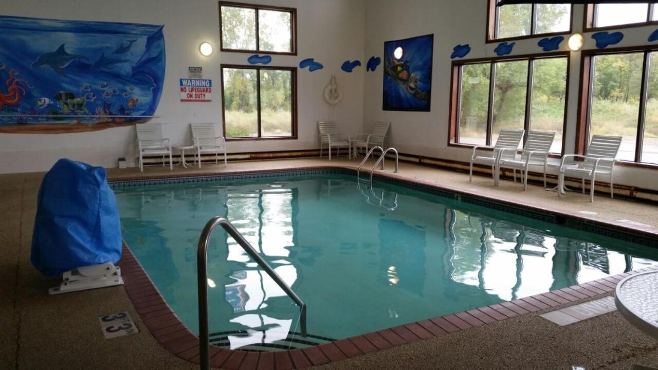 AmericInn by Wyndham Forest Lake photo 2