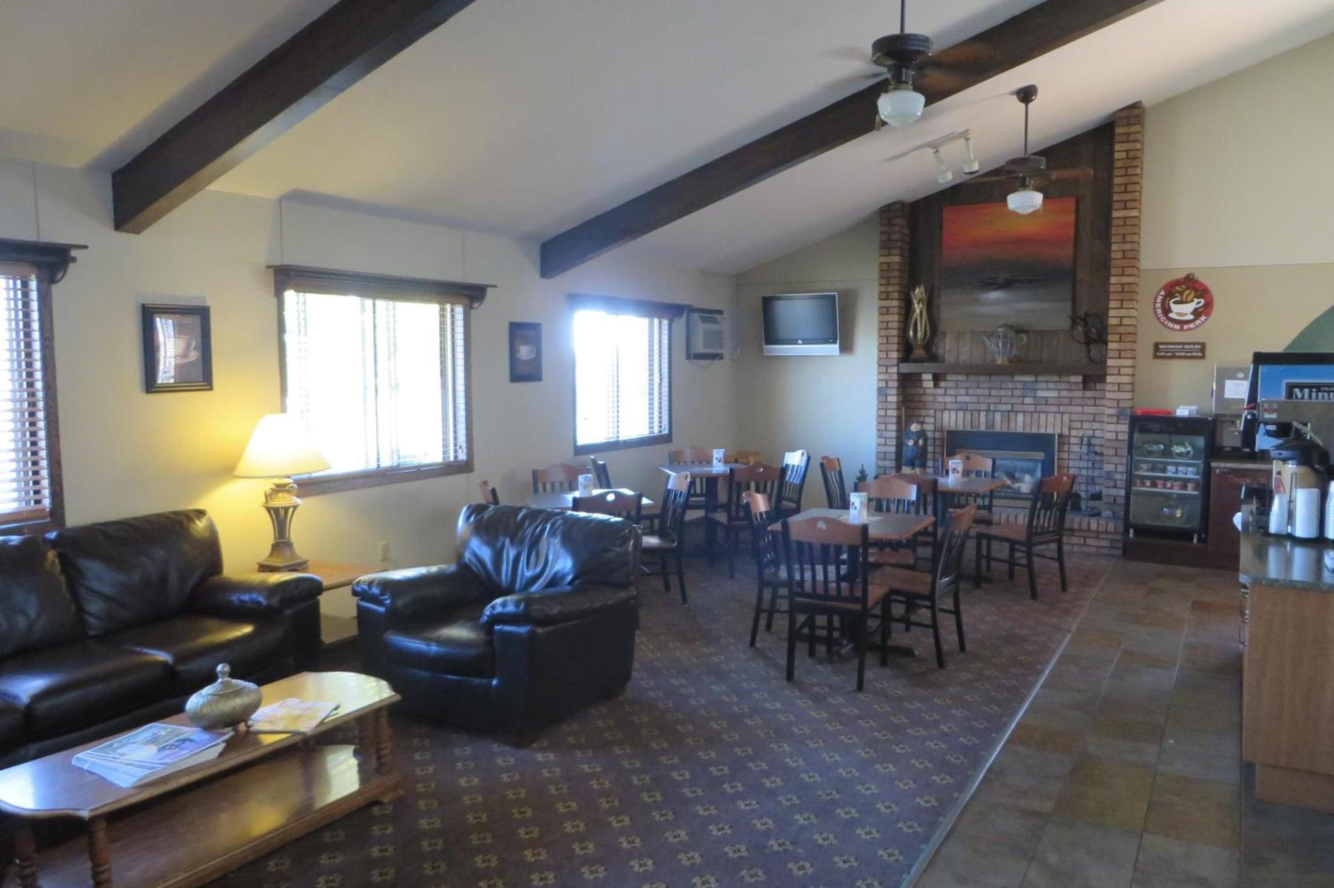 AmericInn by Wyndham Forest Lake photo 15