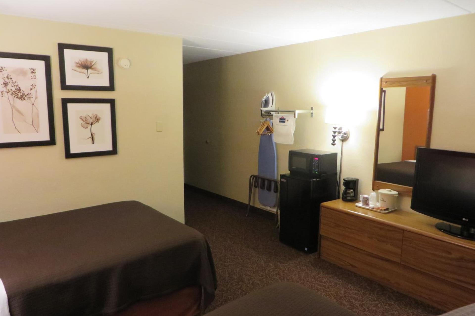 AmericInn by Wyndham Forest Lake photo 19