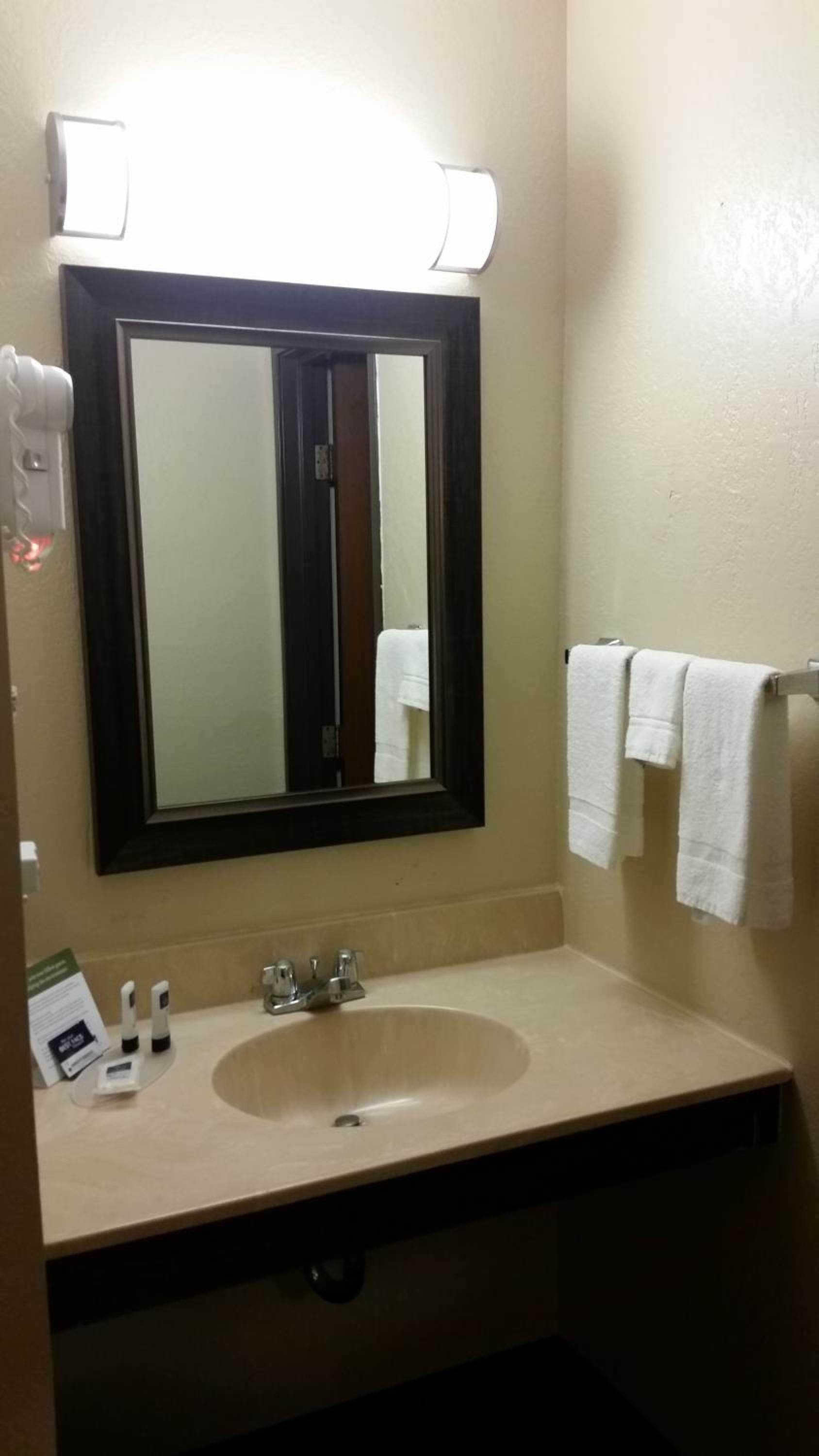 AmericInn by Wyndham Forest Lake photo 18