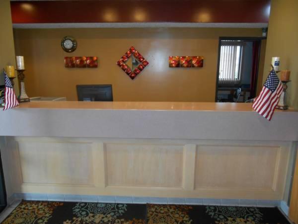AmeriStay Inn St Joseph photo 5