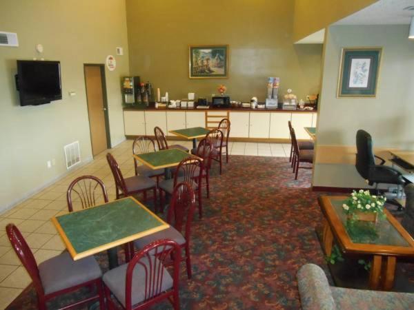 AmeriStay Inn St Joseph photo 22