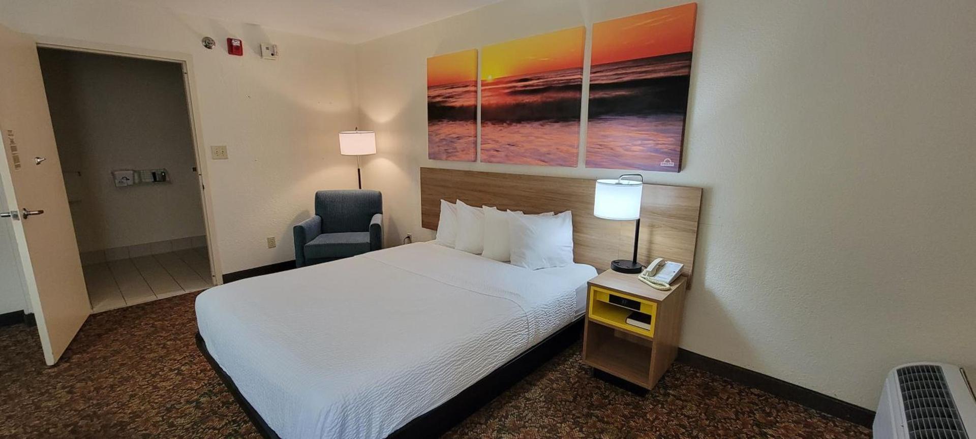 Hotel Carolina A Days Inn by Wyndham photo 47