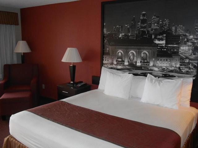 AmeriStay Inn St Joseph photo 8