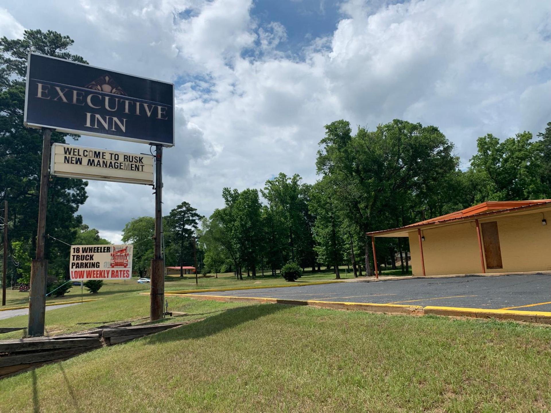 Executive Inn photo 4