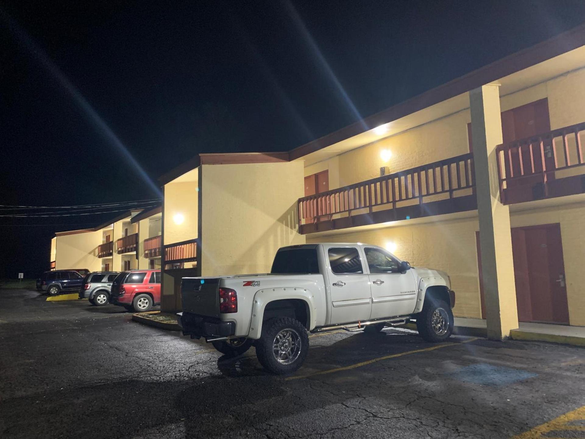 Executive Inn photo 1