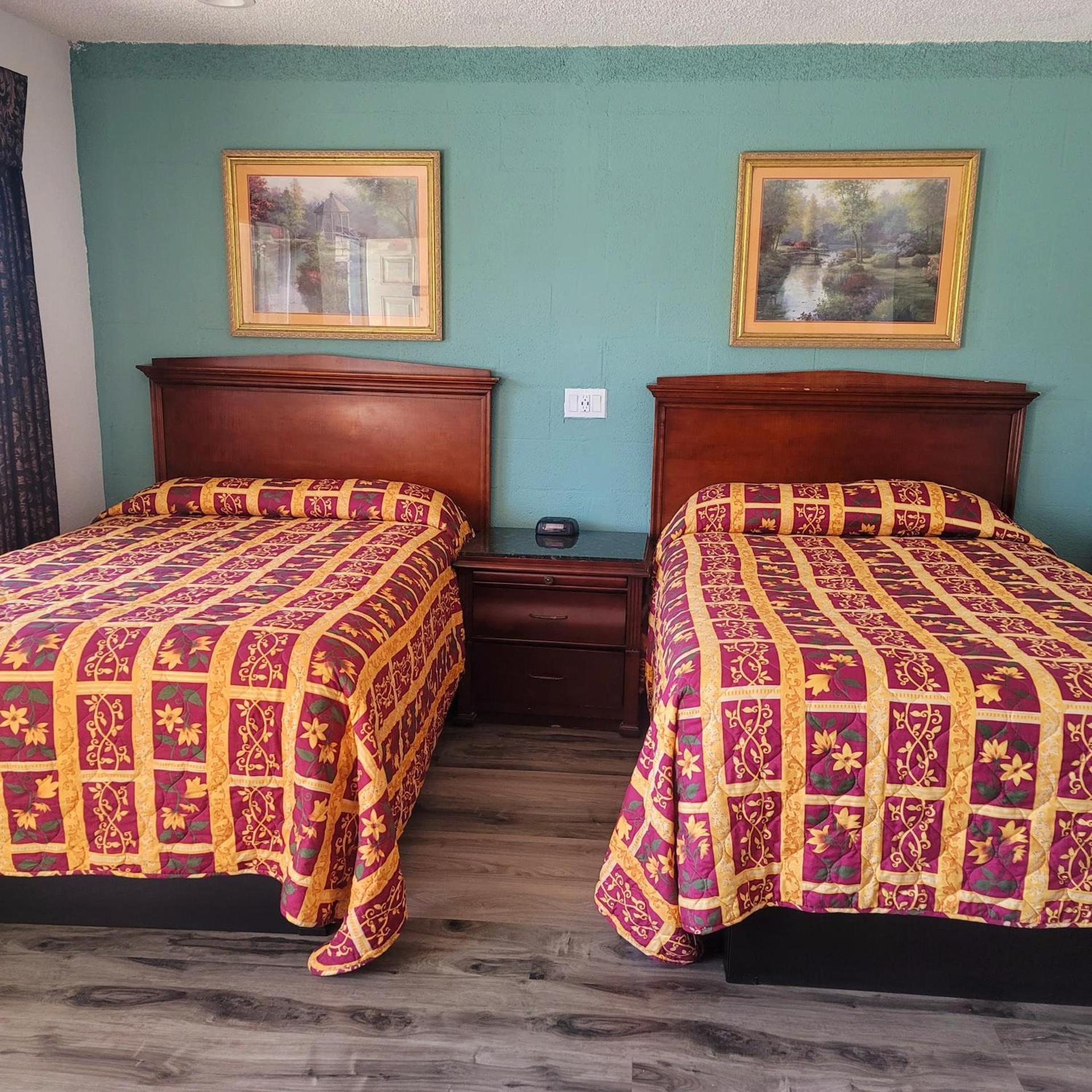 Economy inn photo 2